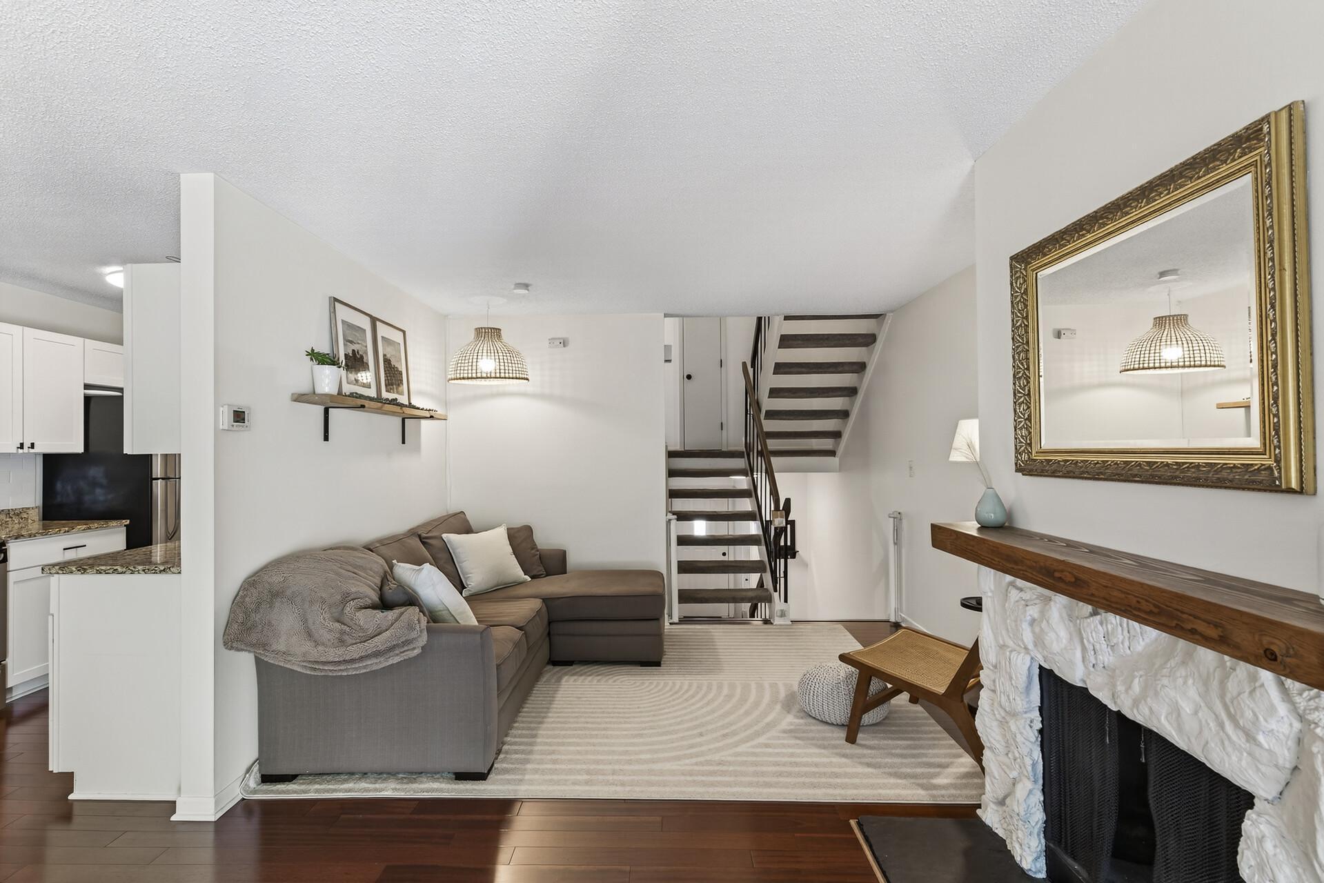 3262 Valley Ridge Drive Unit: 4