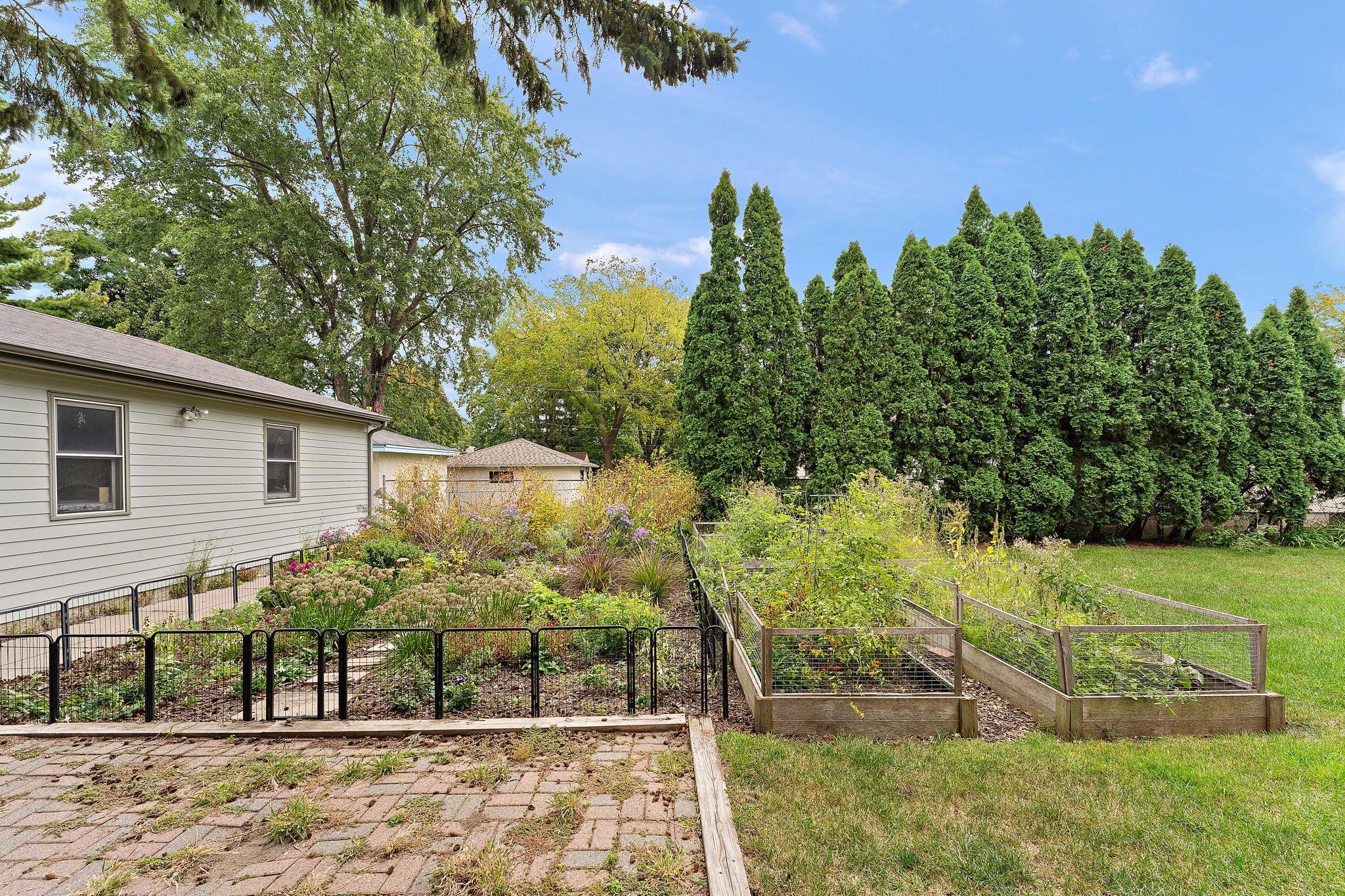 977 Portland Avenue Unit: 3