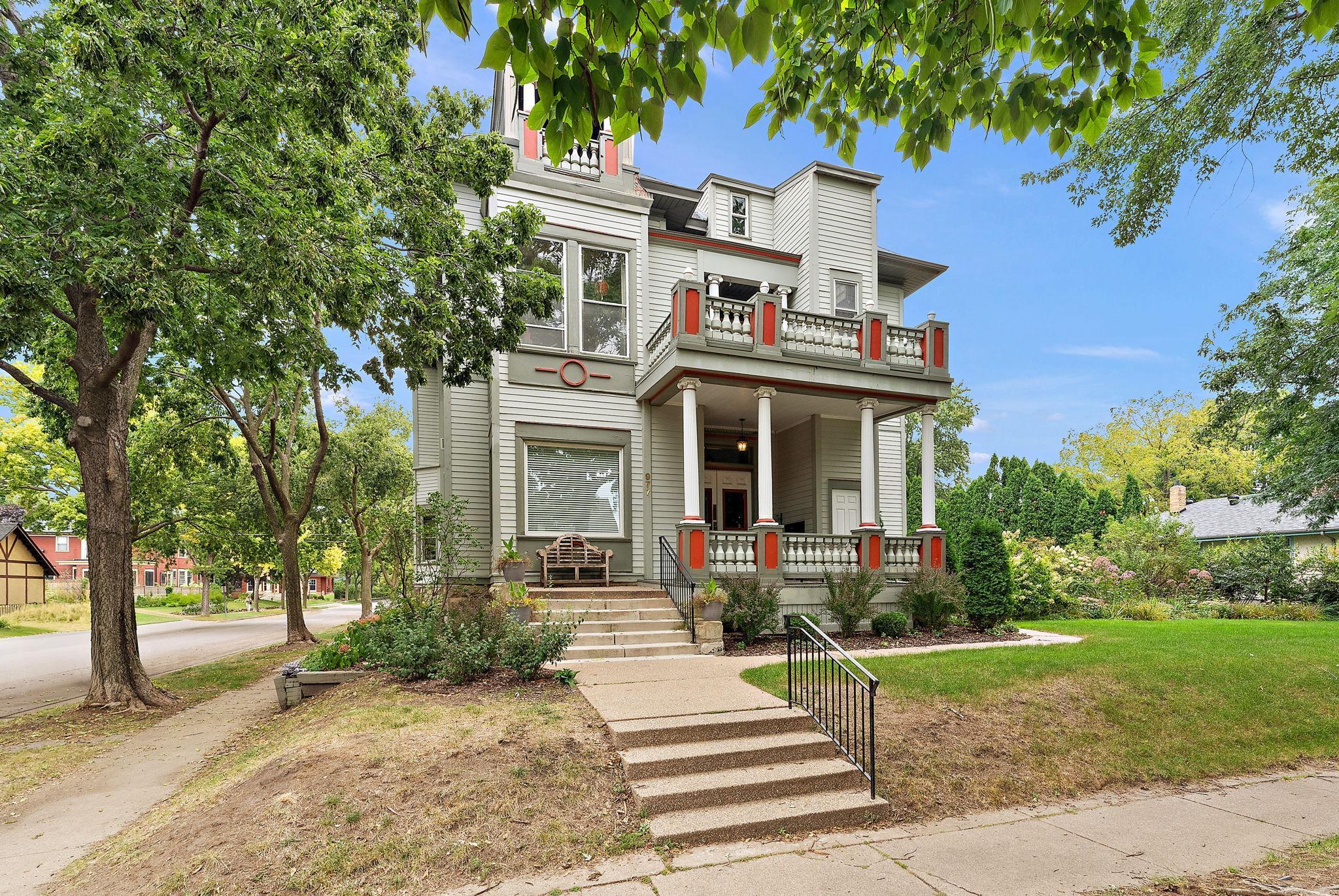 977 Portland Avenue Unit: 3