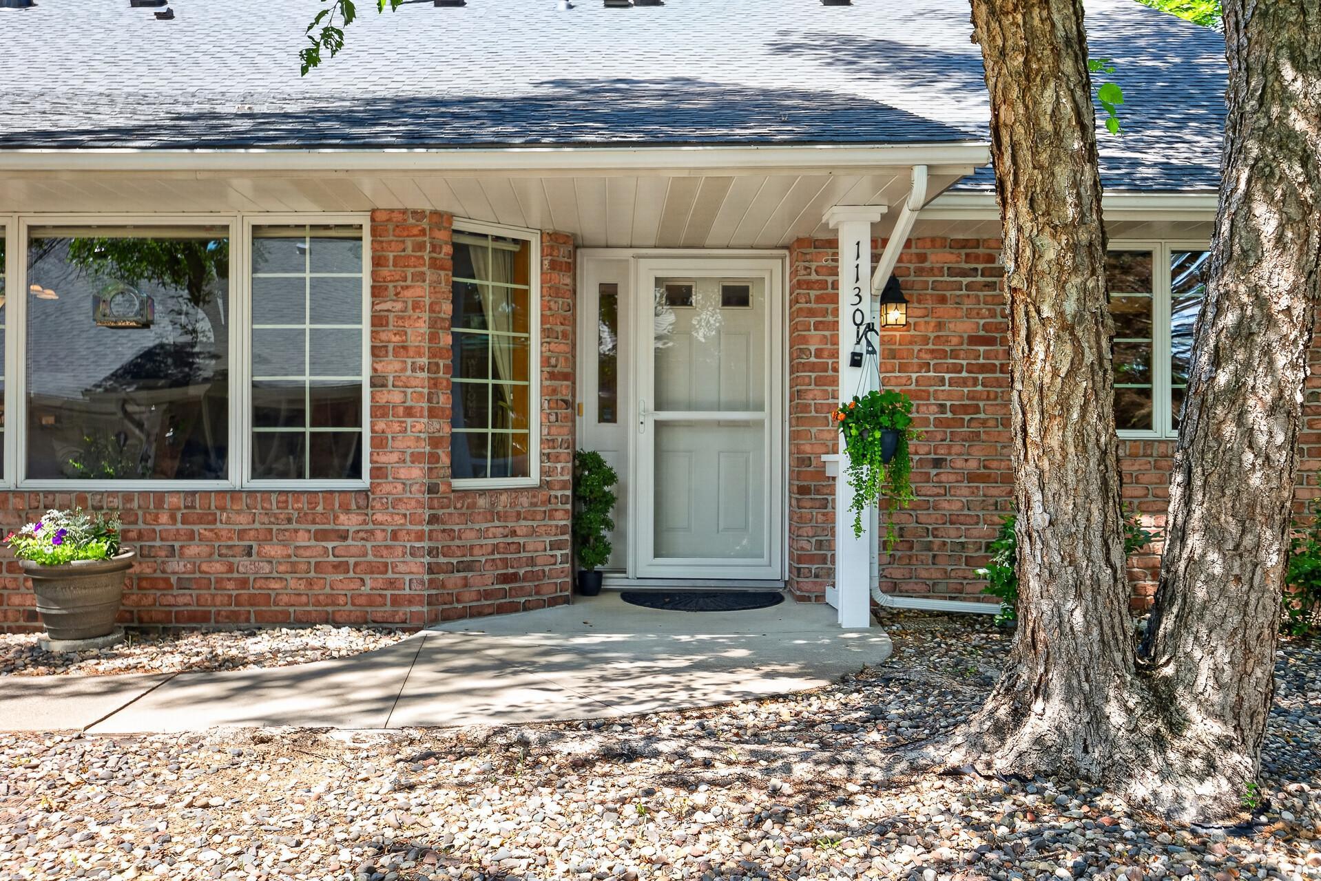 1130 Rose Place