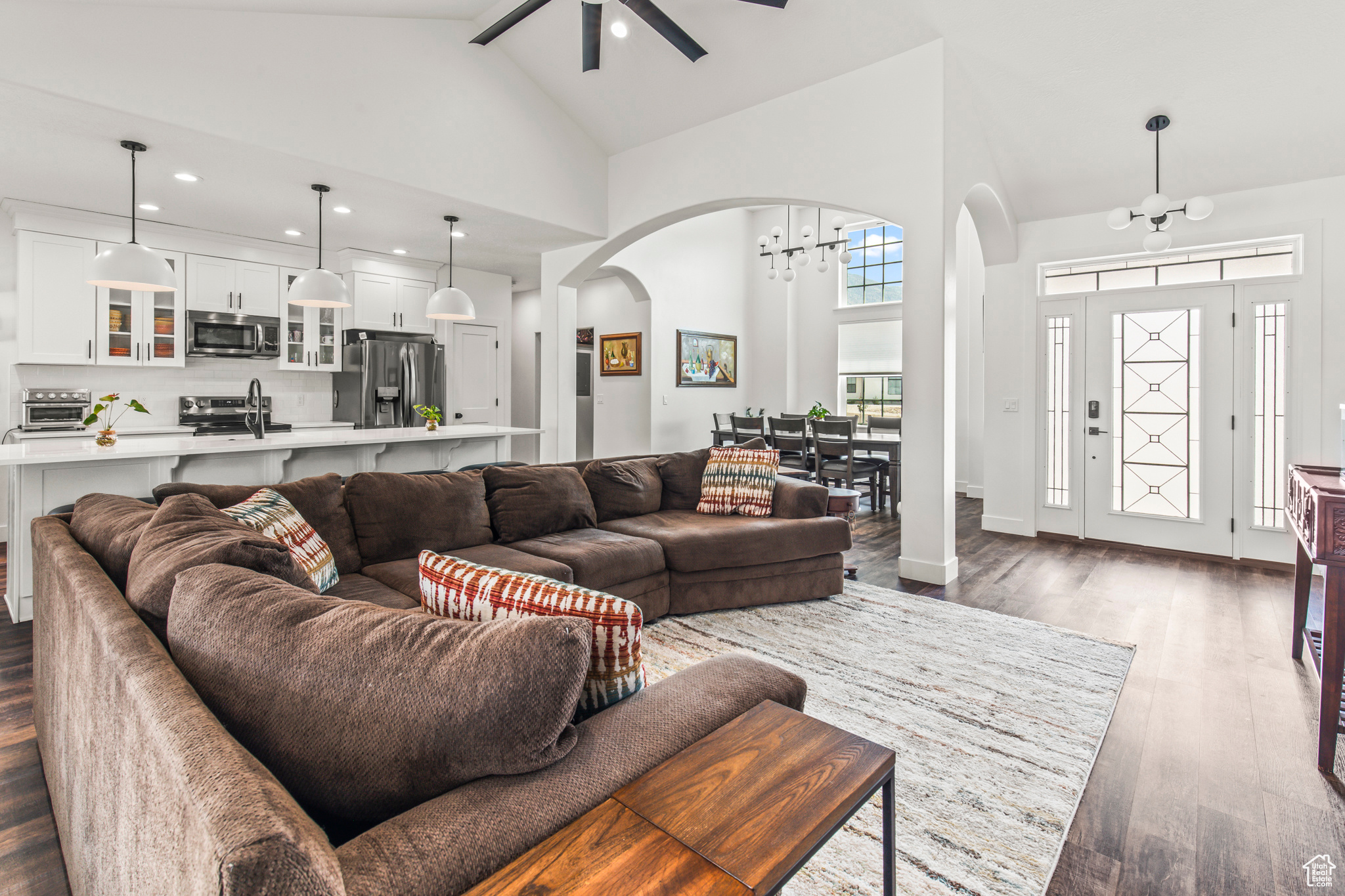 324 W LIZS WAY