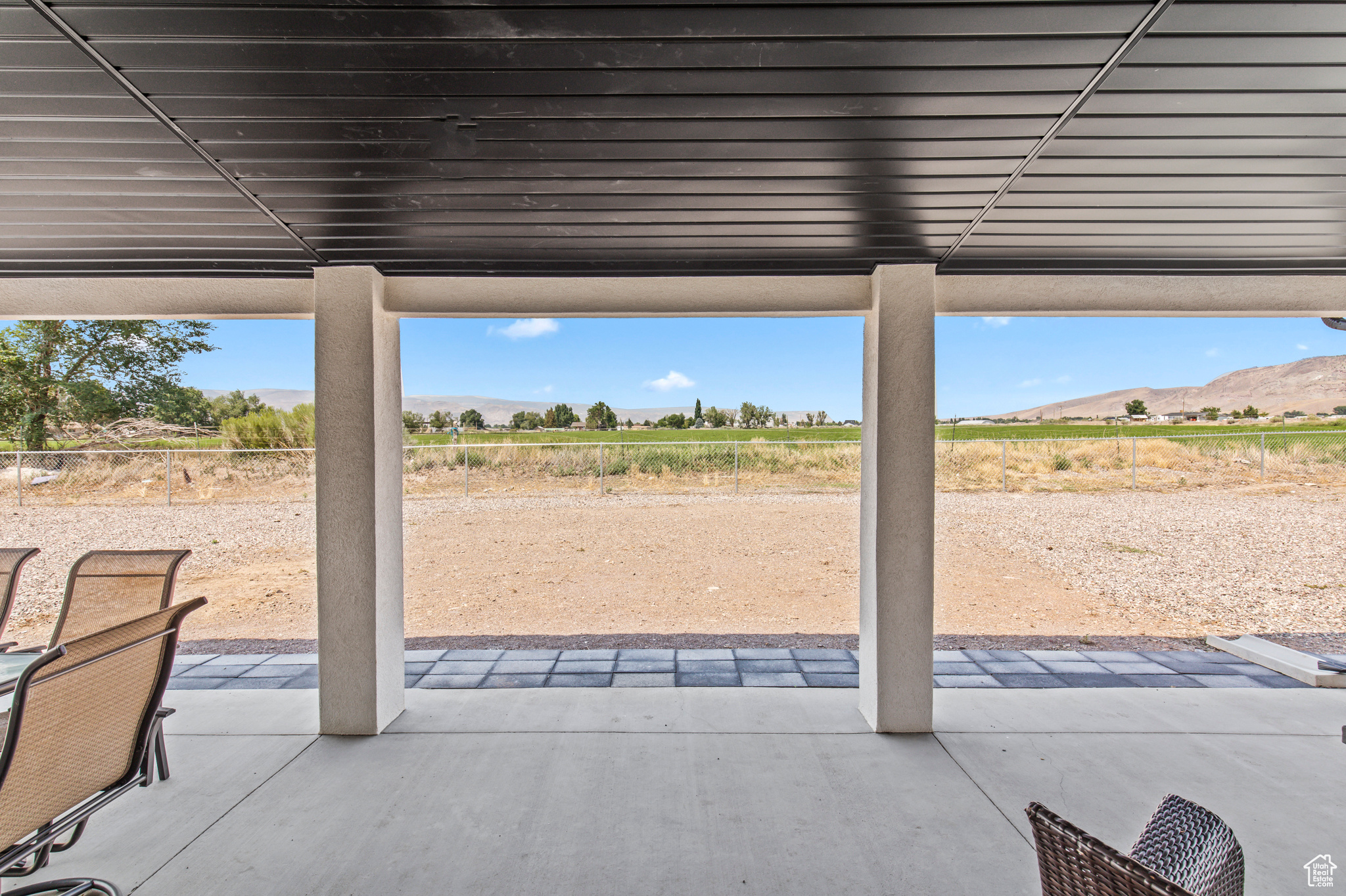 324 W LIZS WAY