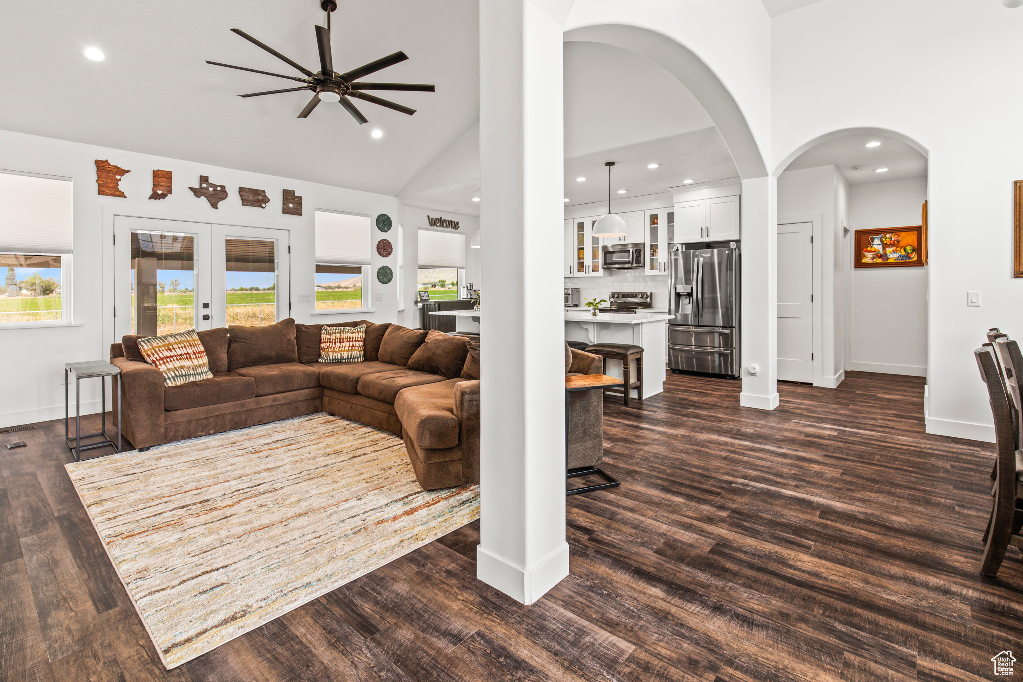 324 W LIZS WAY