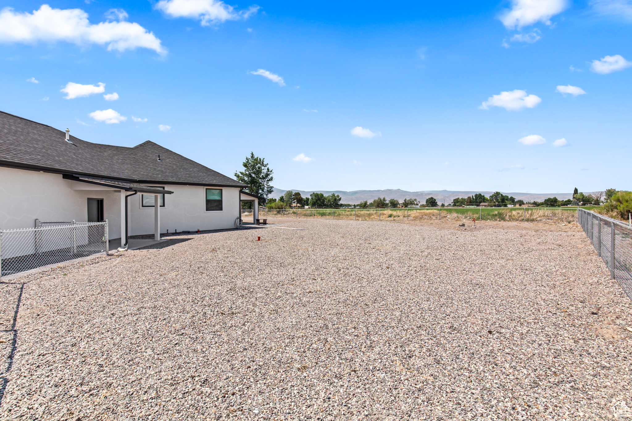 324 W LIZS WAY
