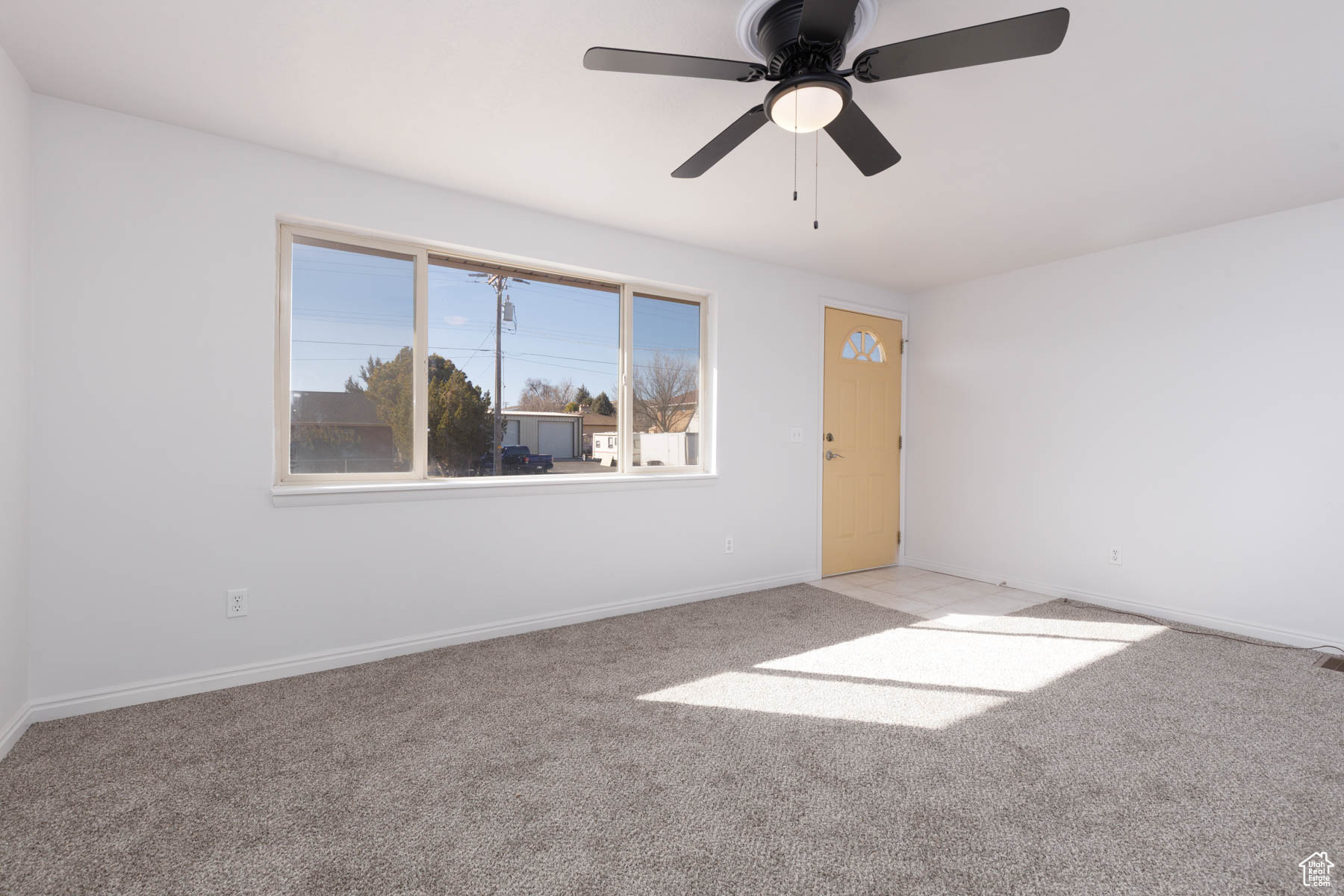 160 W MAIN ST