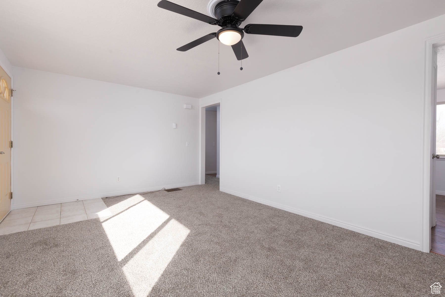 160 W MAIN ST
