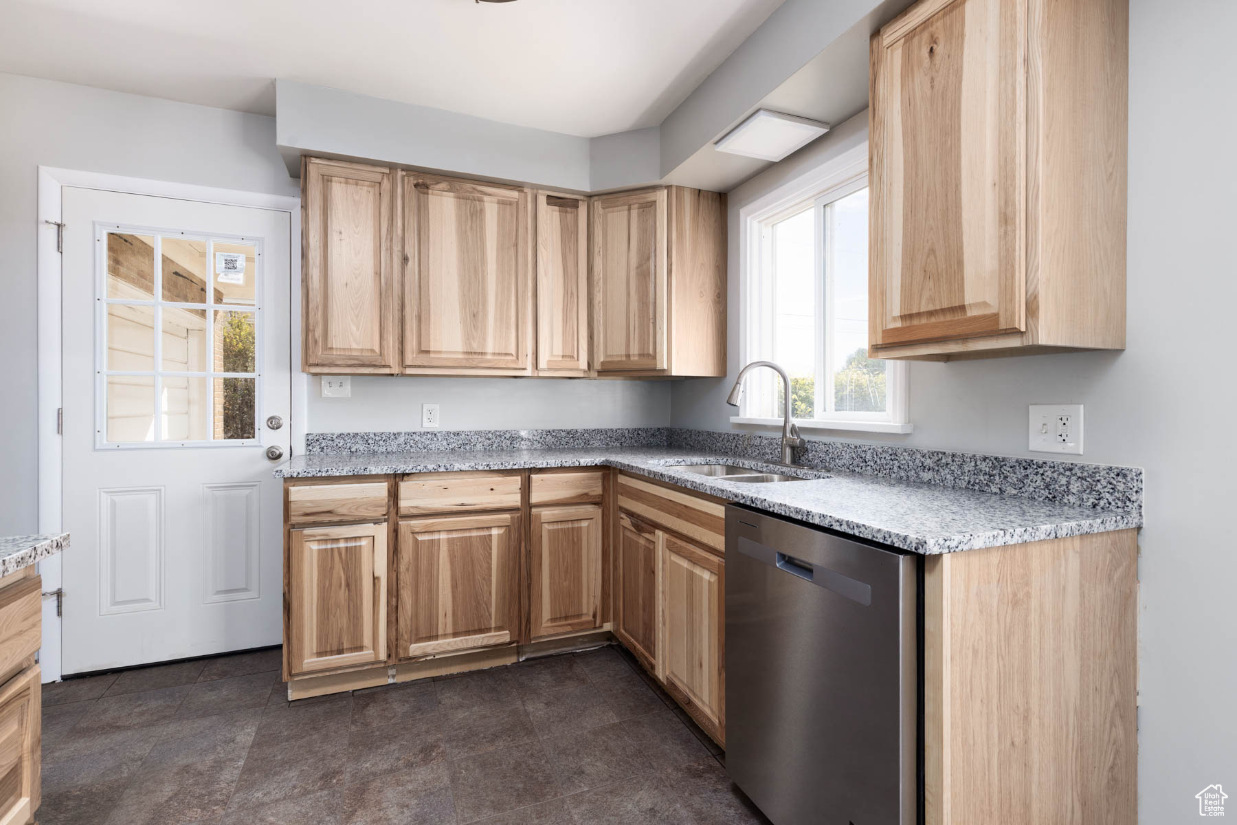 117 E CENTER