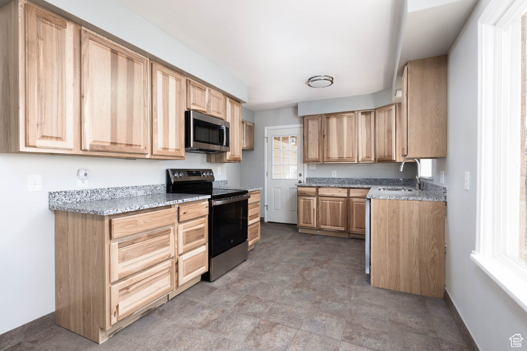 117 E CENTER