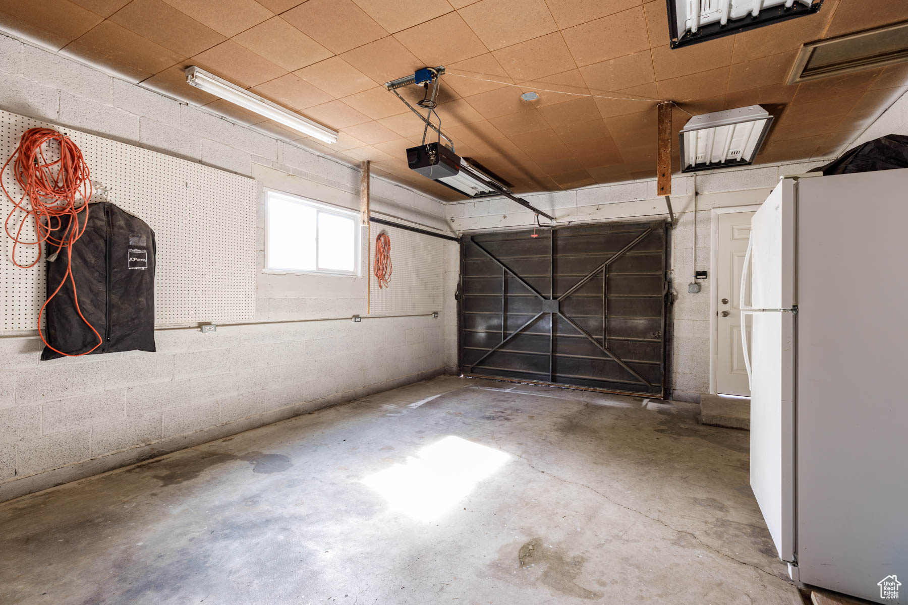117 E CENTER