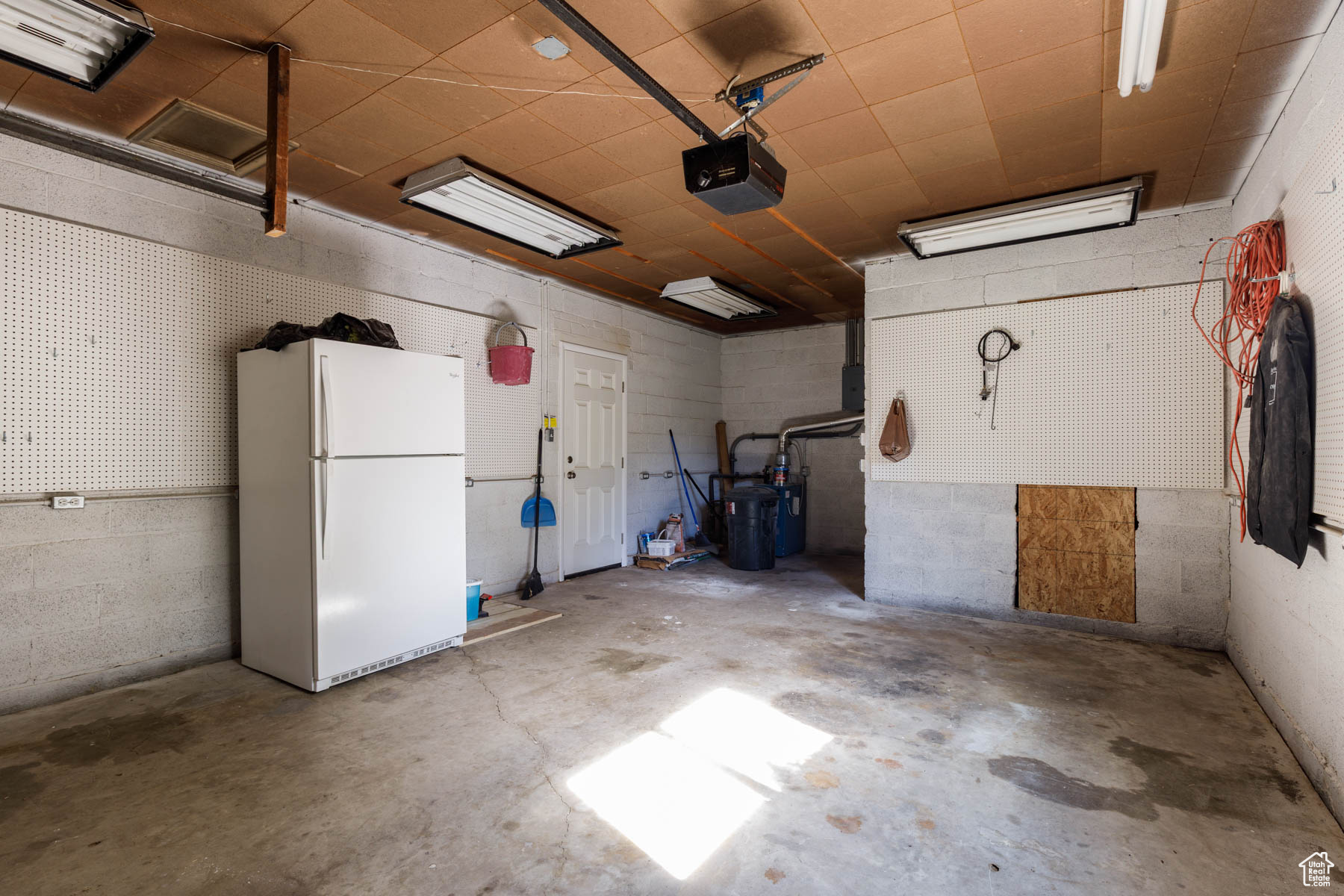 117 E CENTER