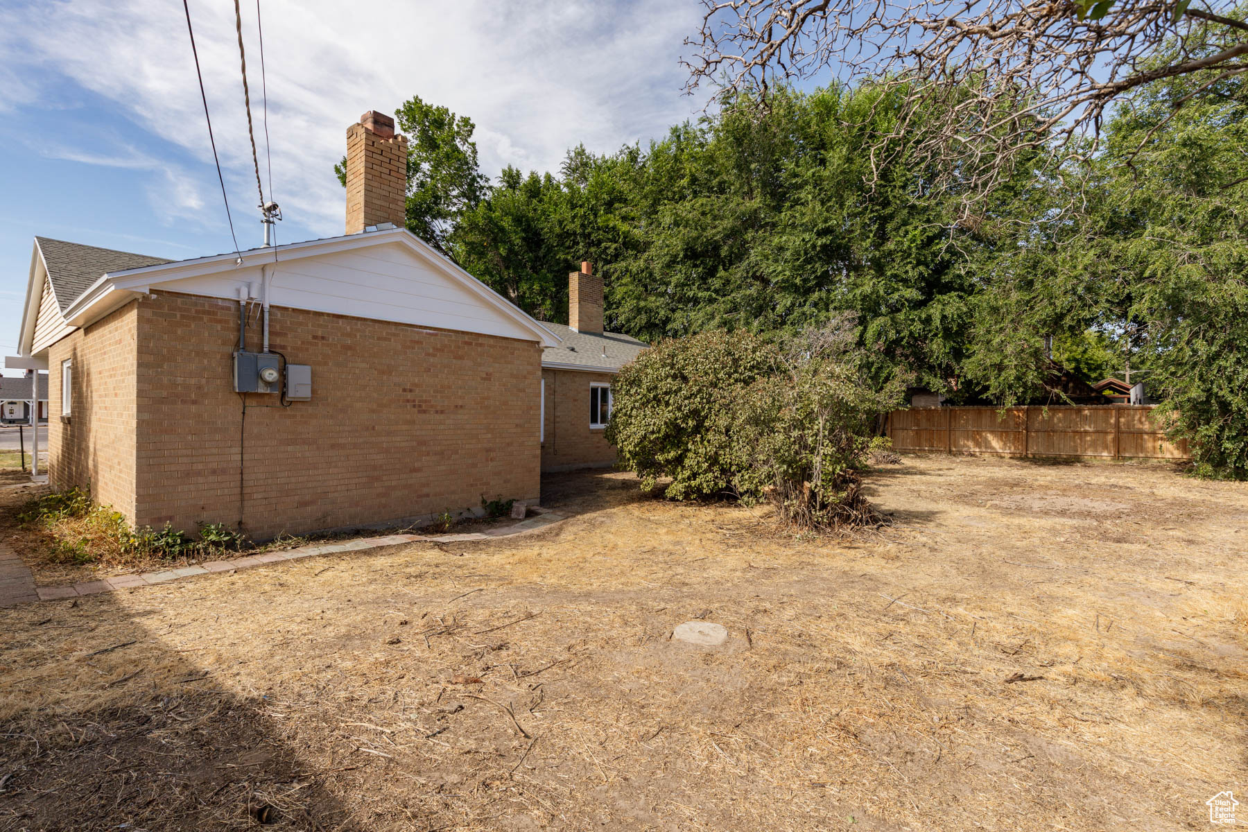 117 E CENTER