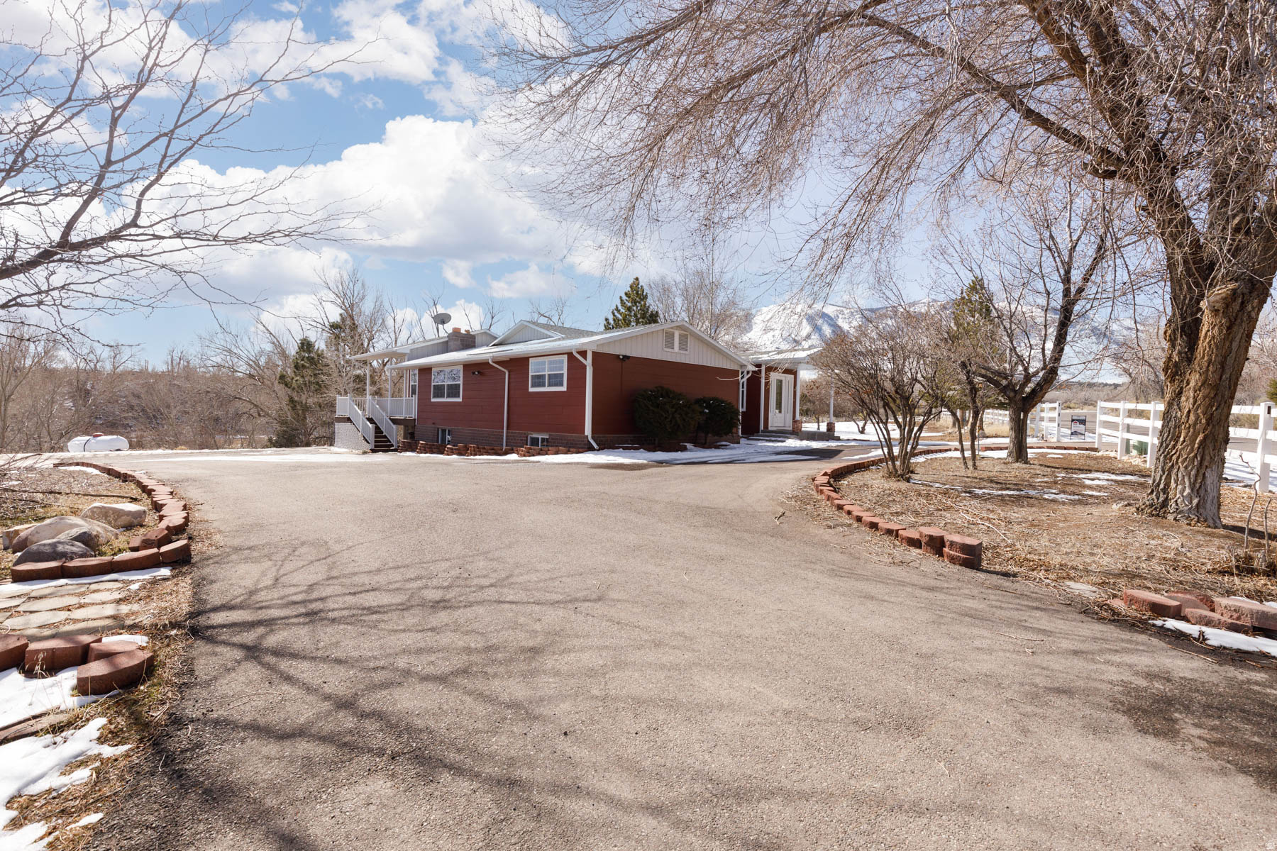 1395 S BULLION RD