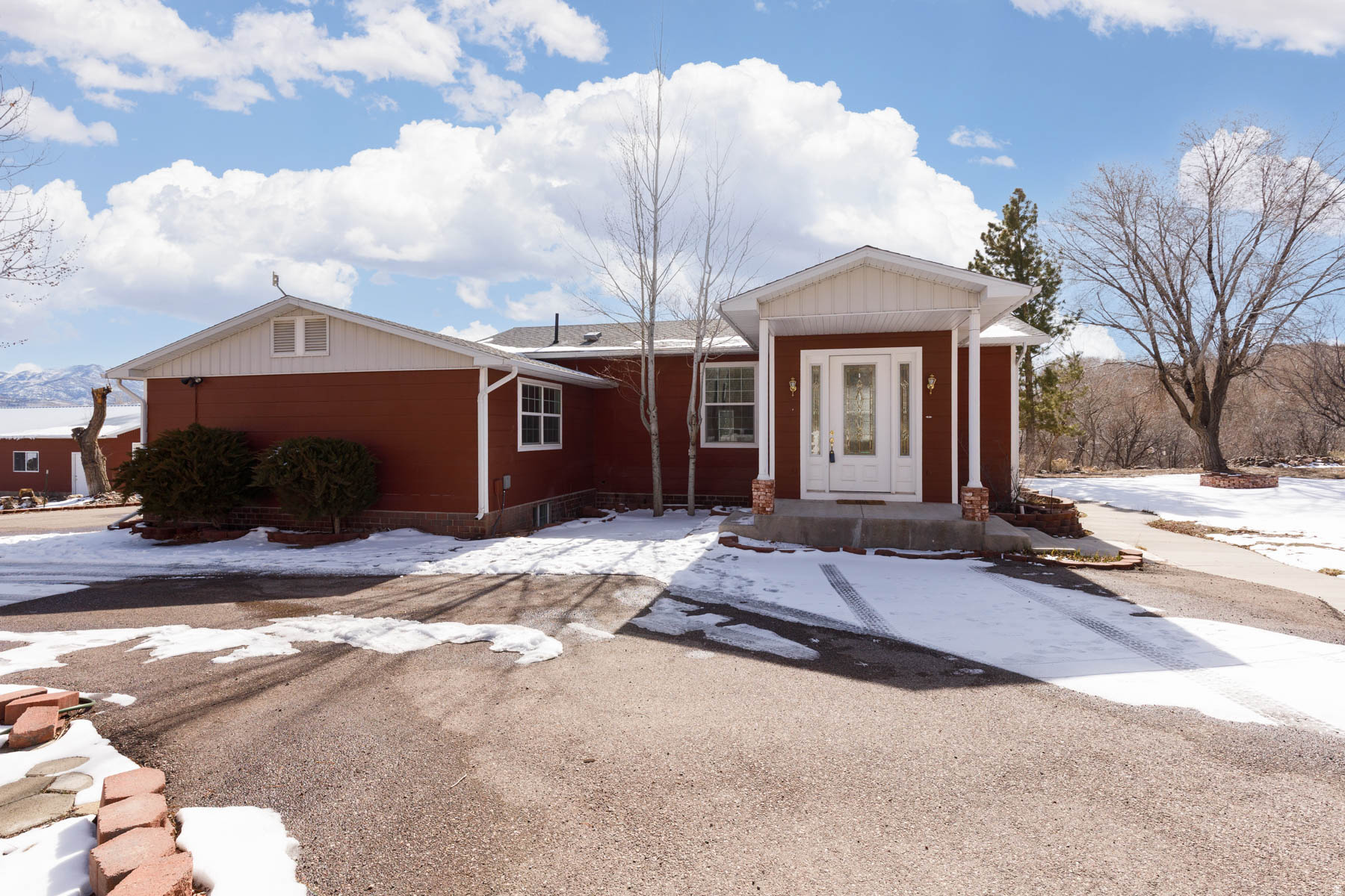 1395 S BULLION RD