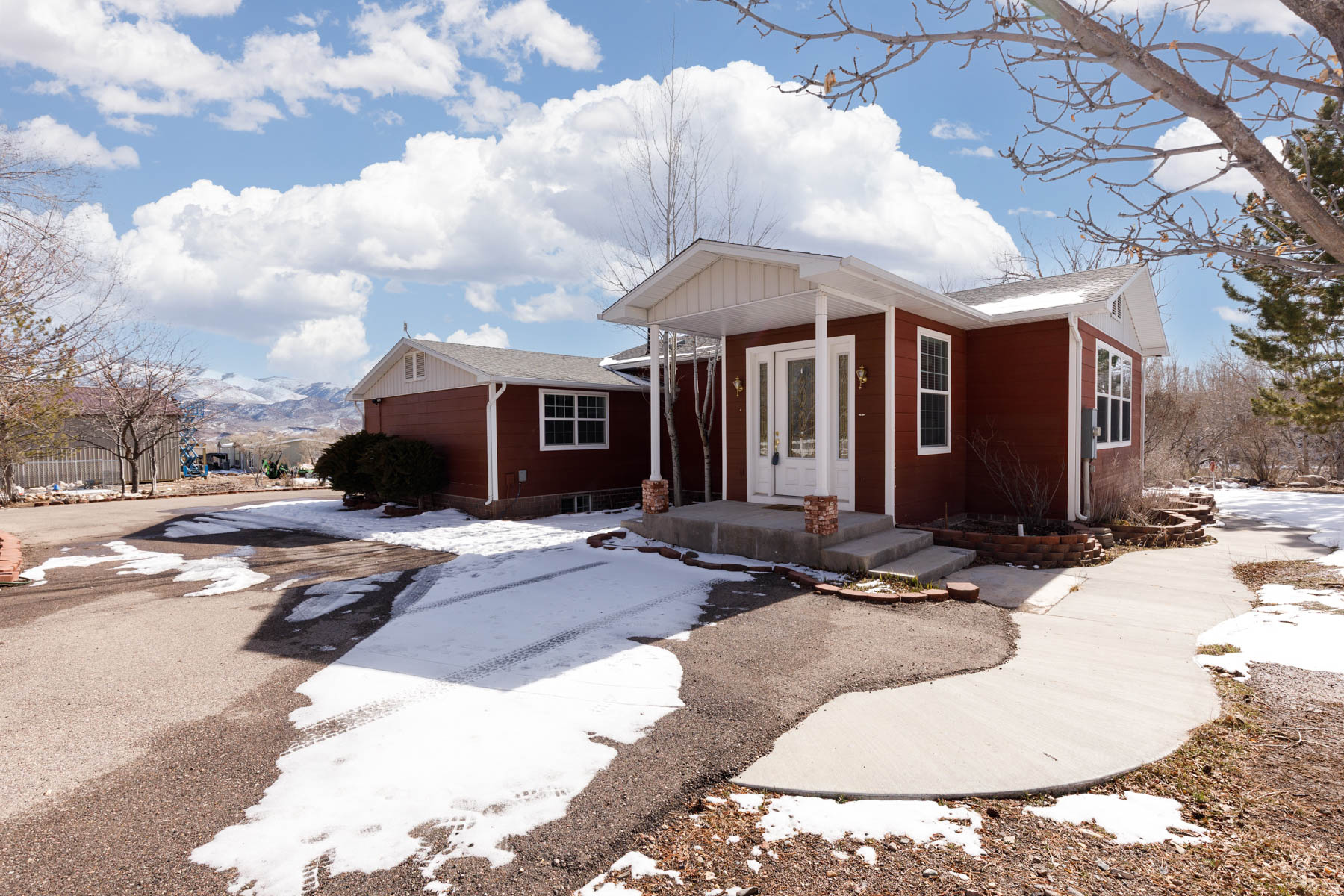 1395 S BULLION RD