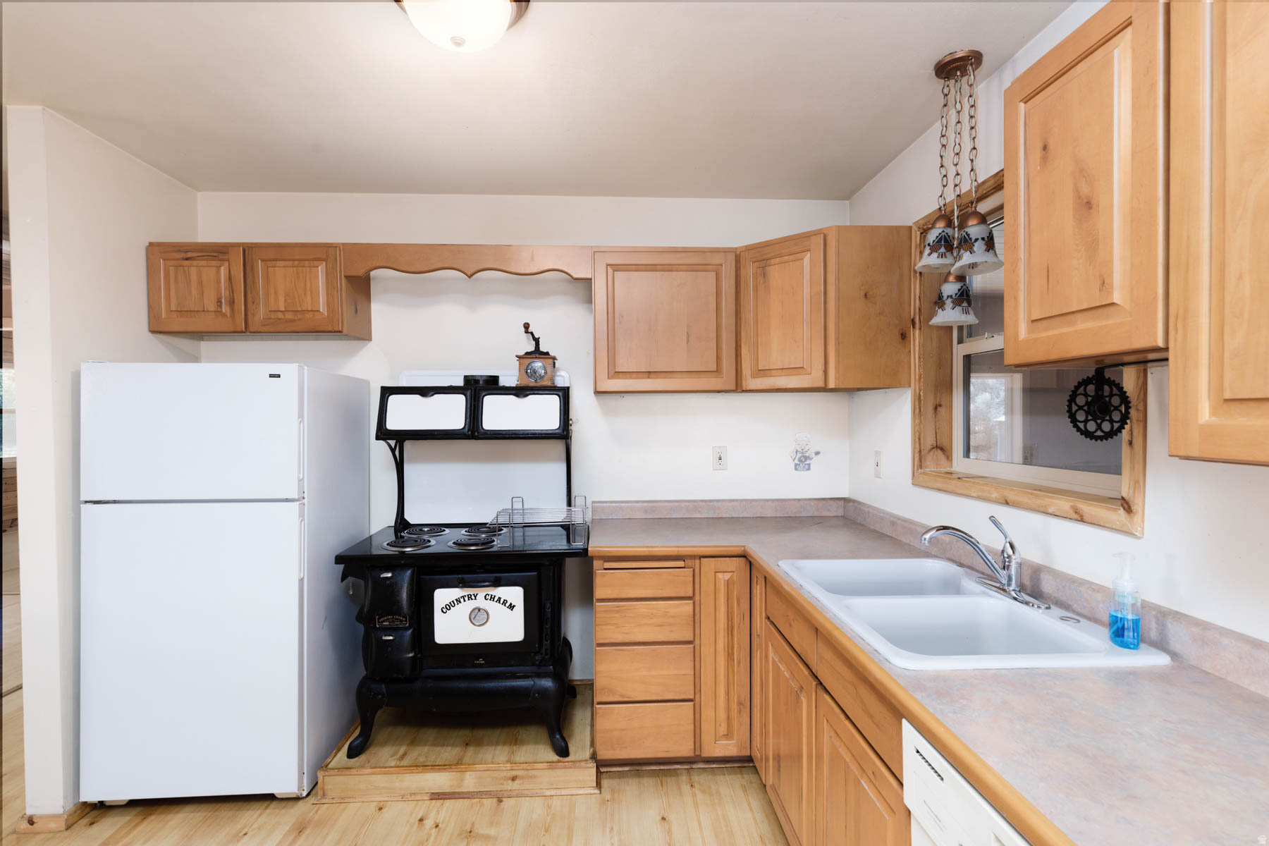2800 W BULLION RD