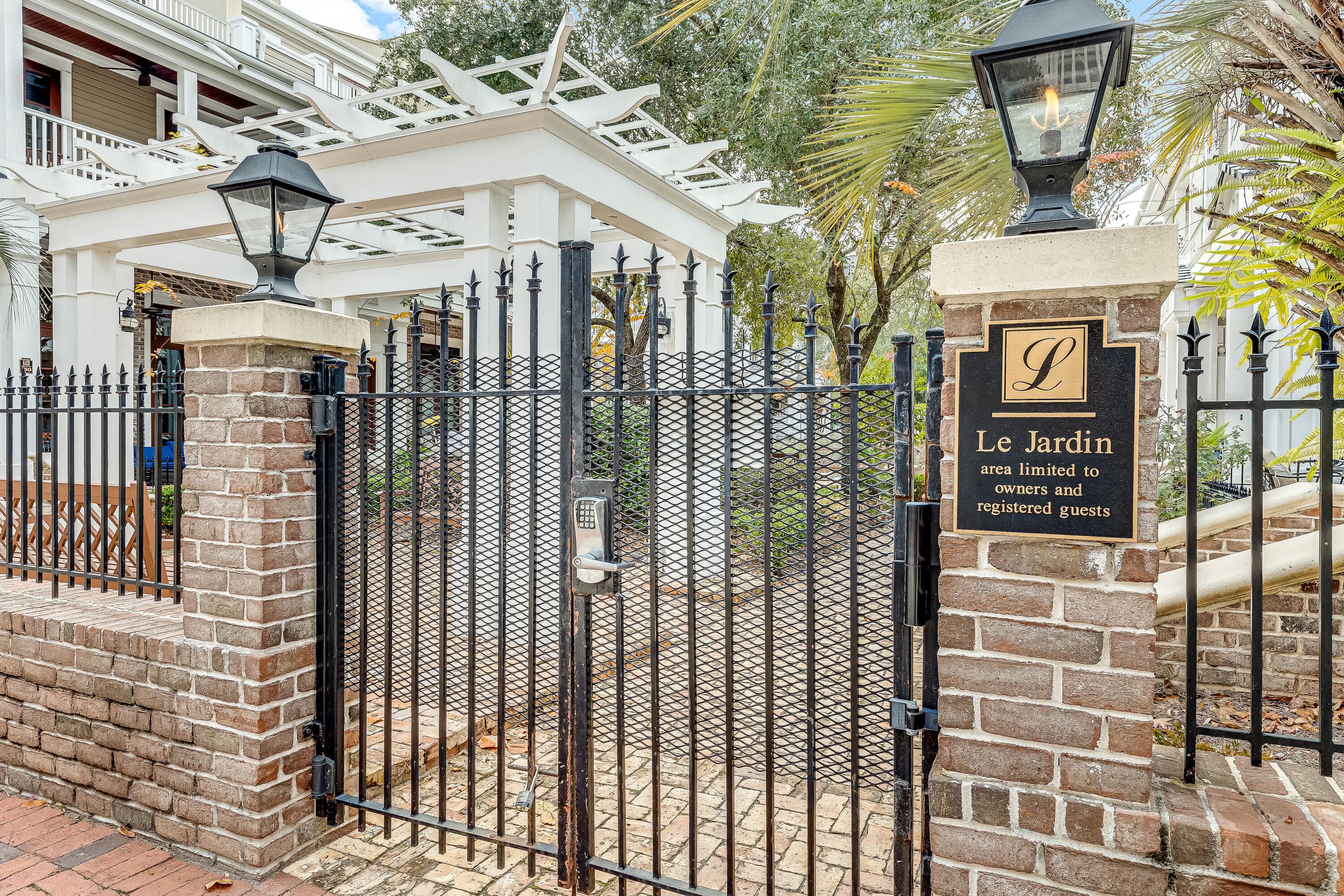 9201 Market Street Inn 169