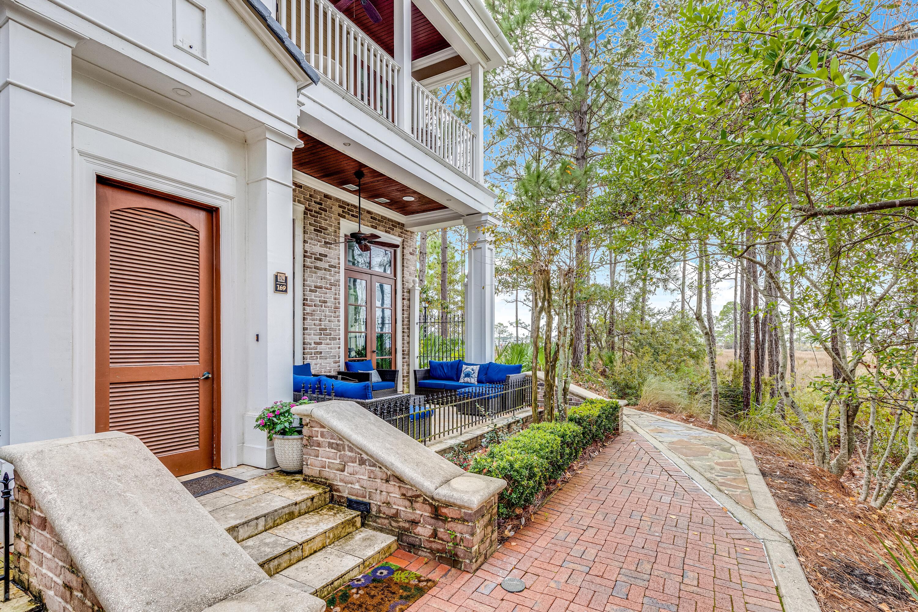 9201 Market Street Inn 169