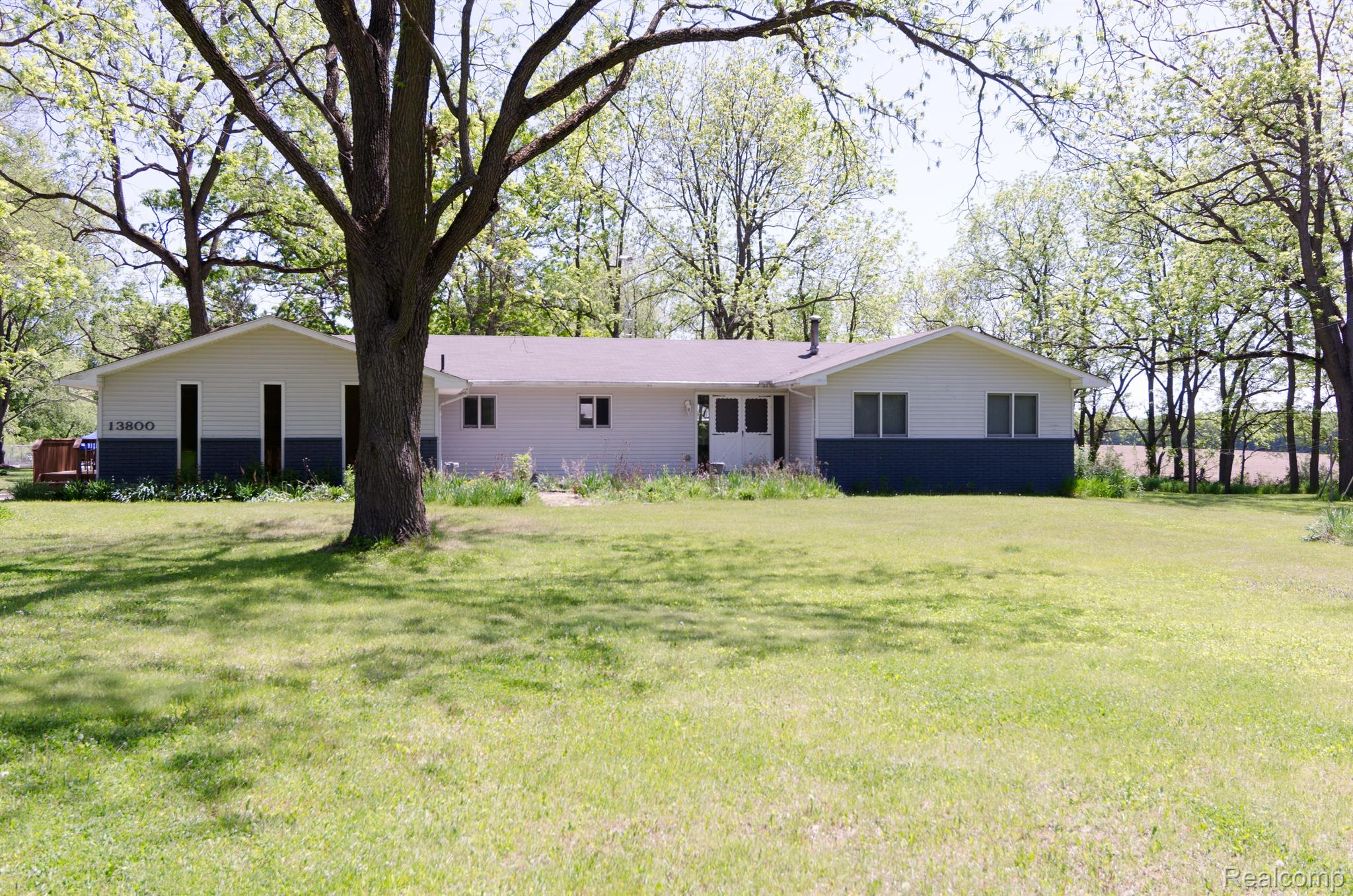 13800 LONE TREE Road