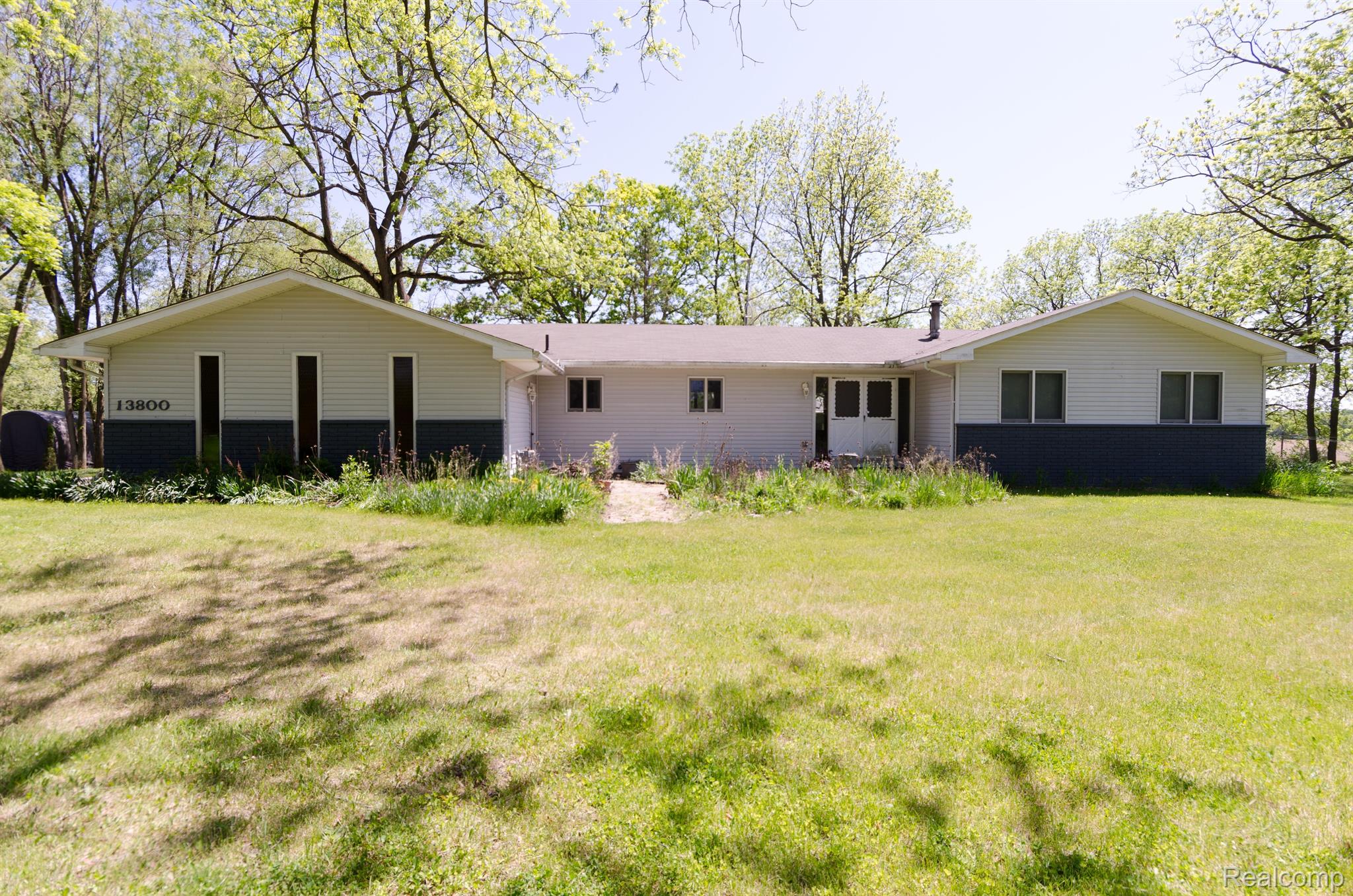 13800 LONE TREE Road