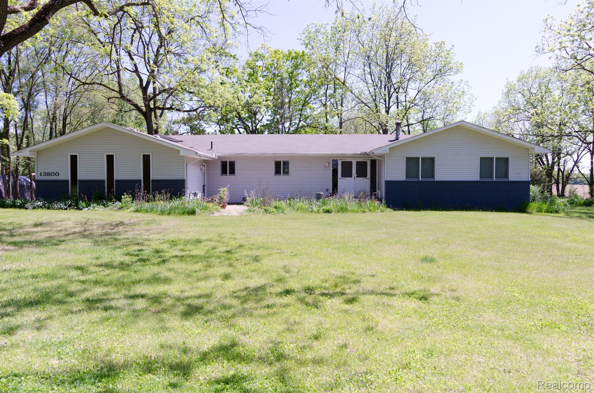 13800 LONE TREE Road