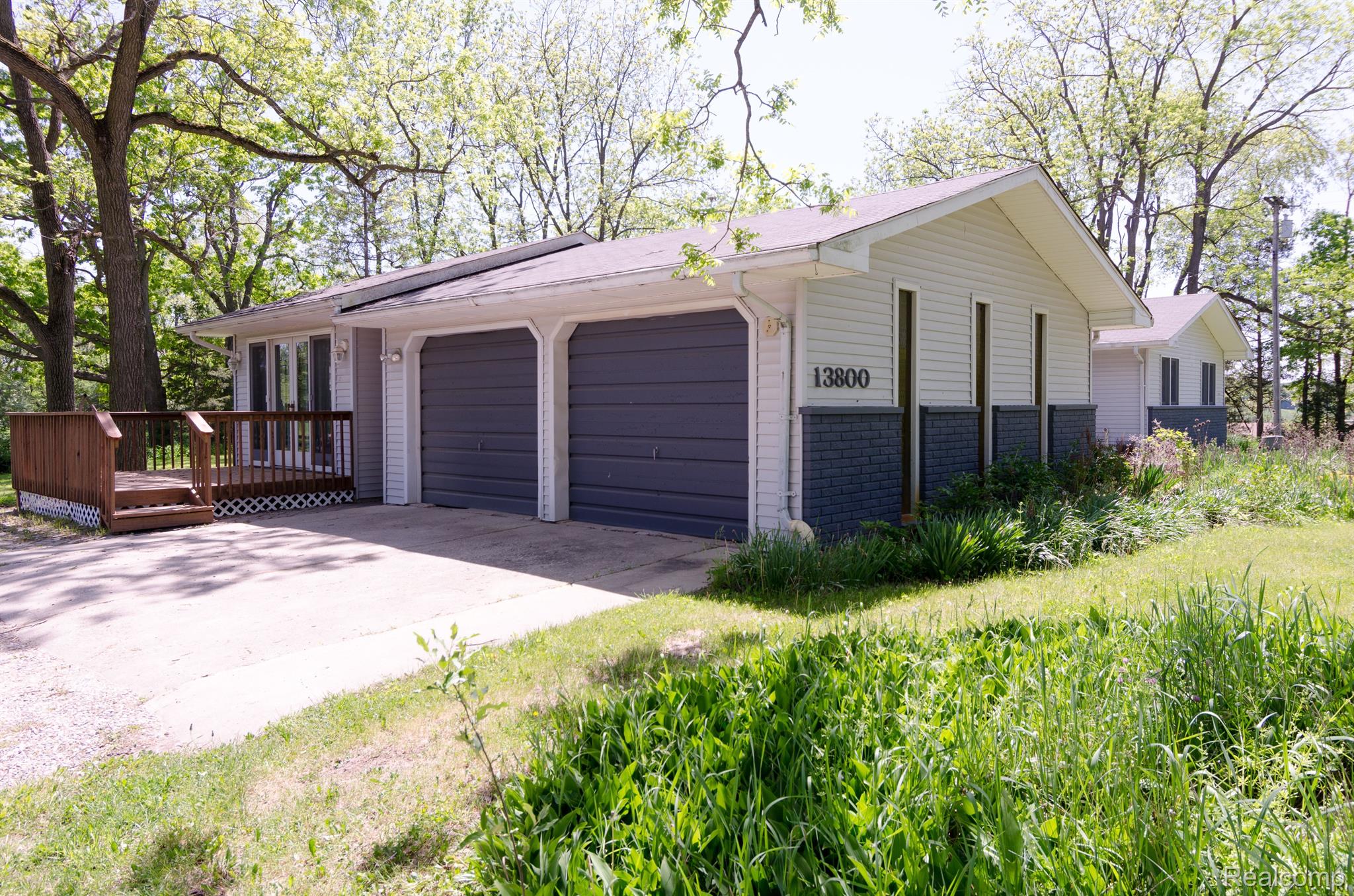 13800 LONE TREE Road