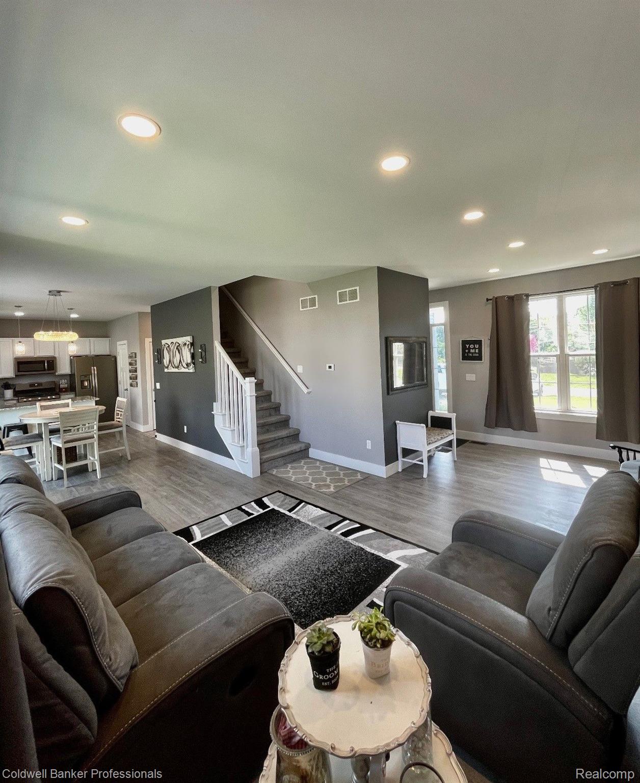 5017 WALSH Drive
