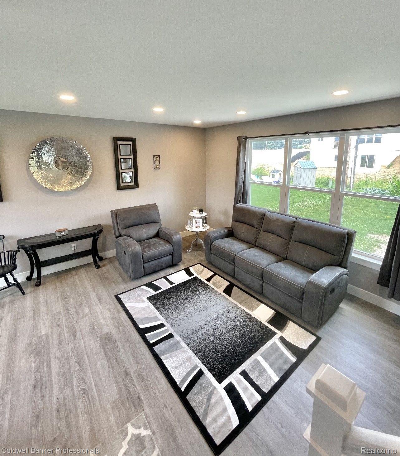 5017 WALSH Drive