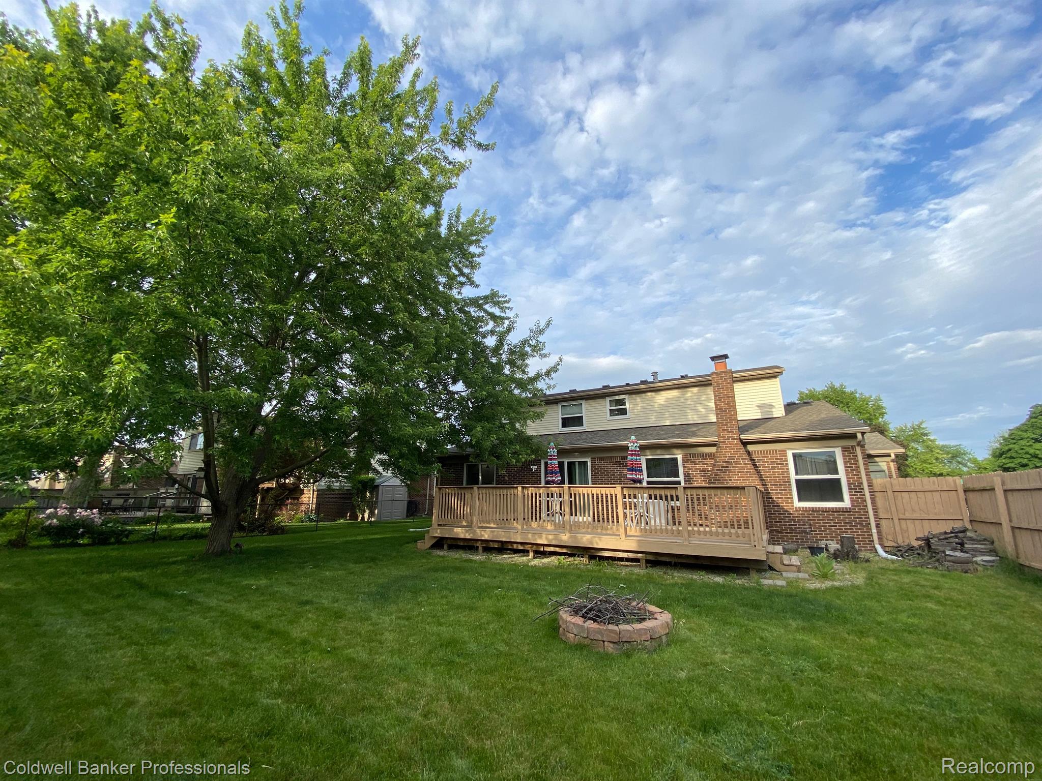 6951 E SPRING Drive