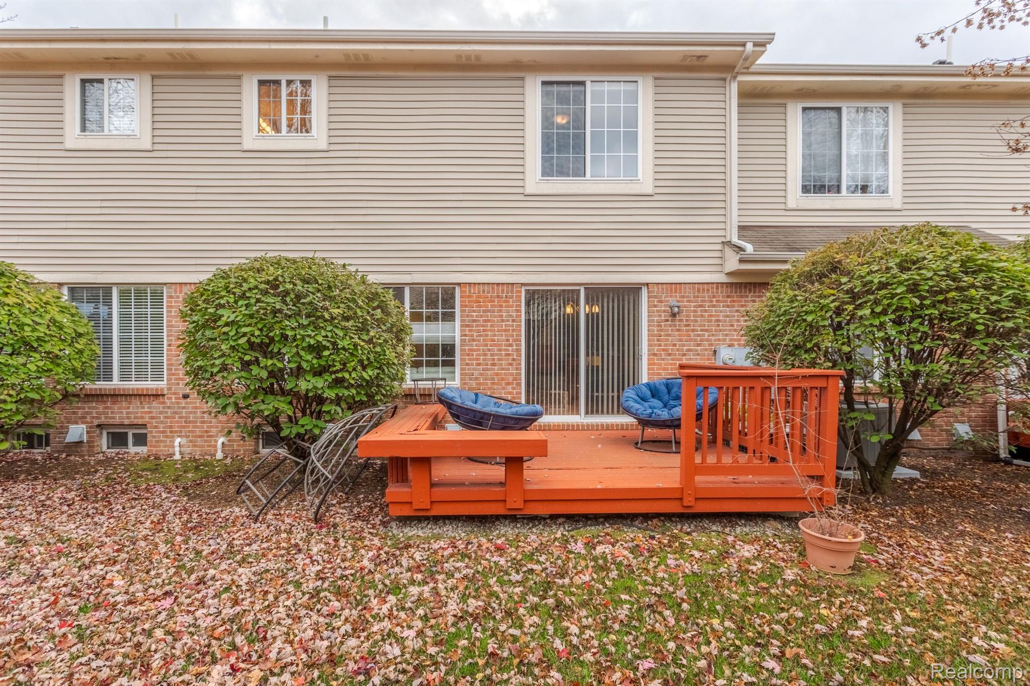 605 James Circle