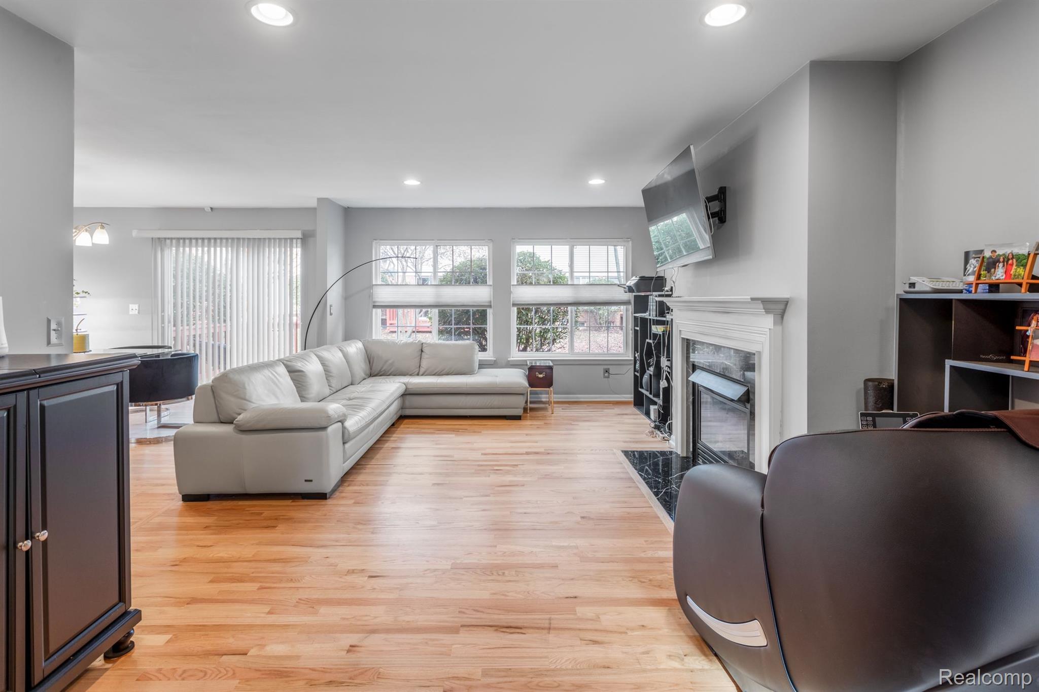 605 James Circle
