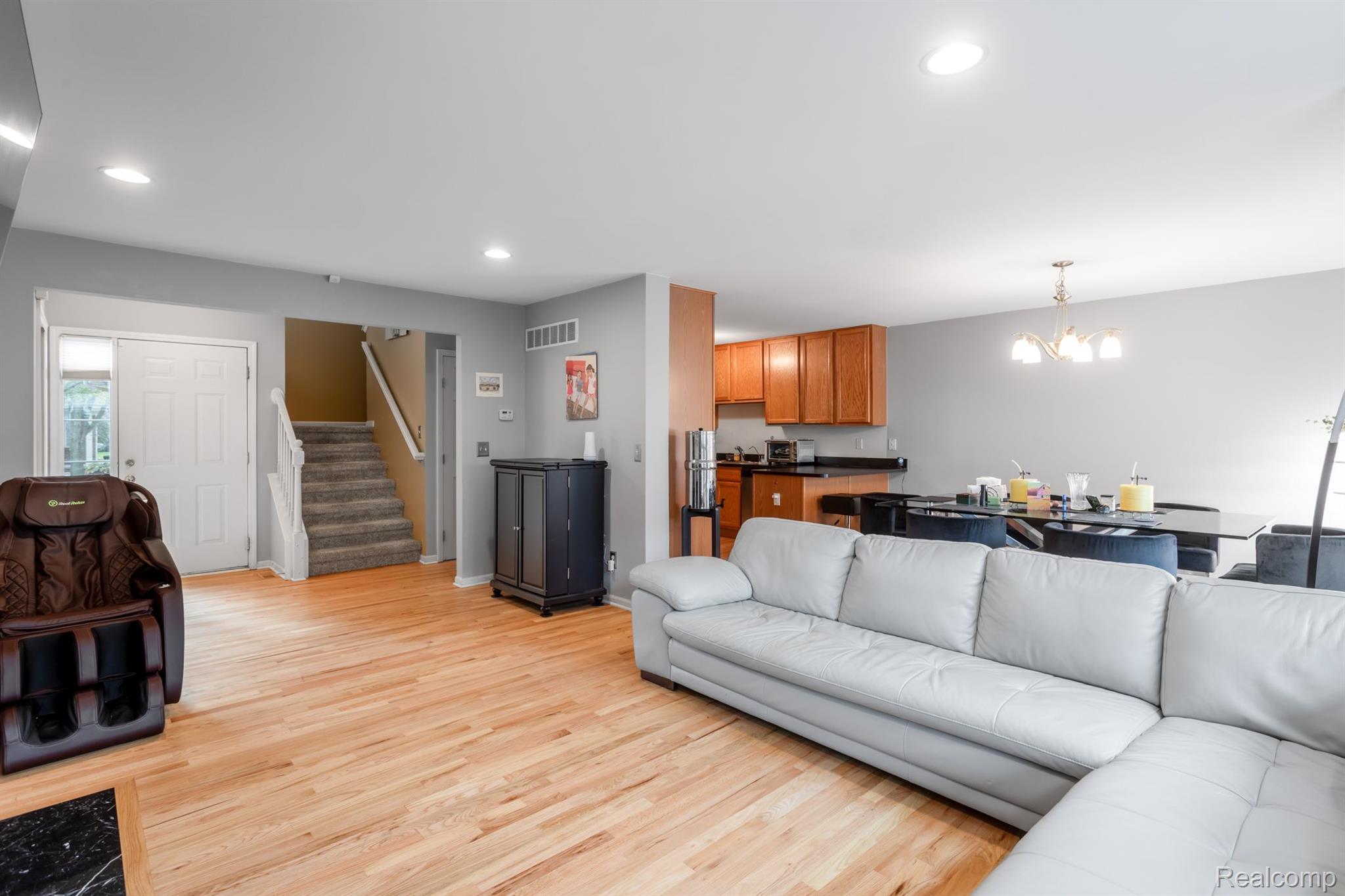 605 James Circle
