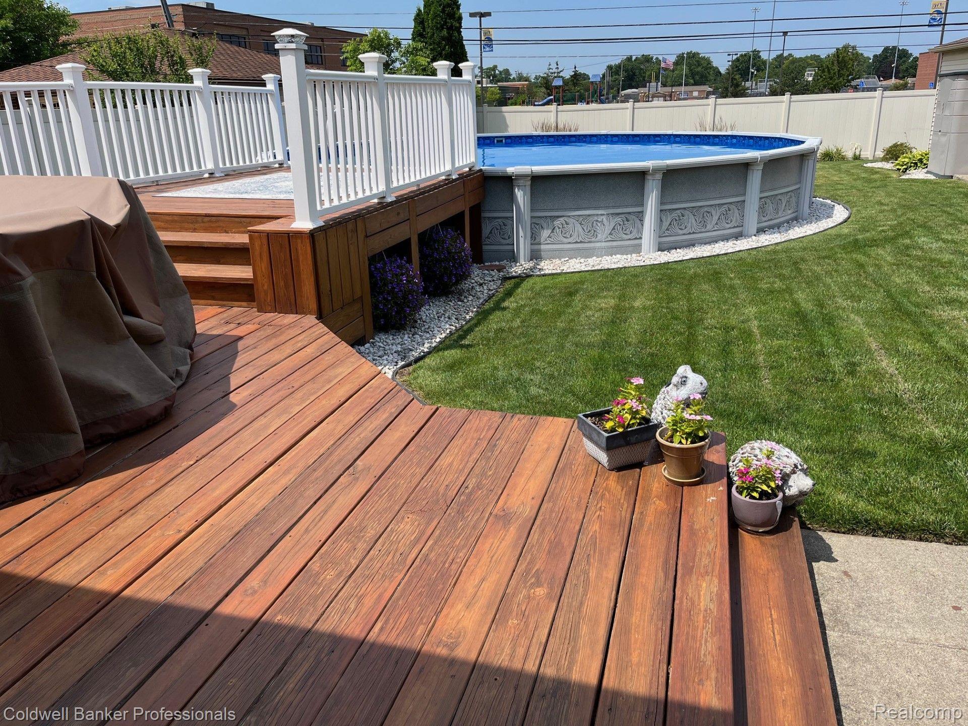 6167 DREXEL Street