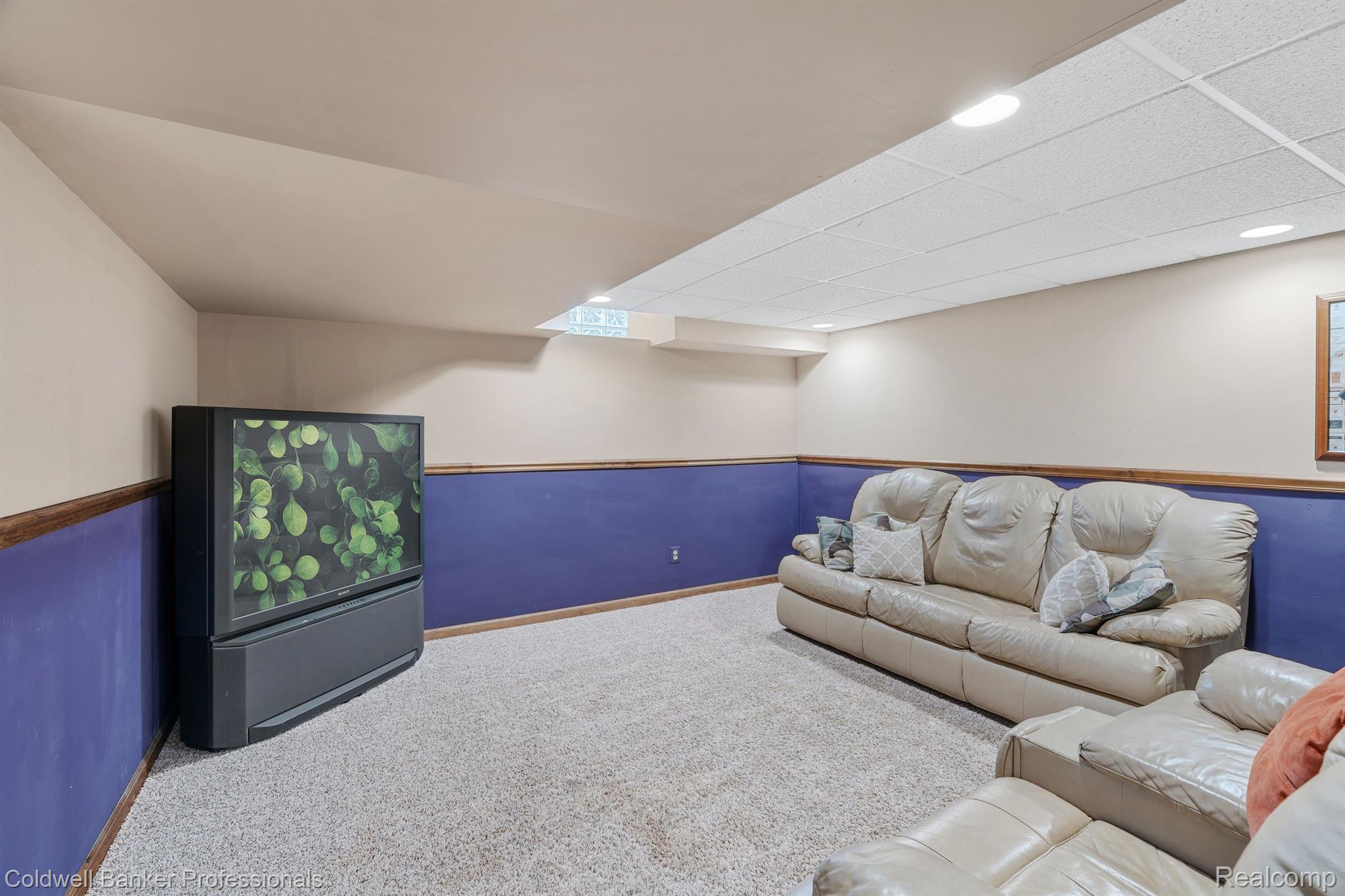 6167 DREXEL Street