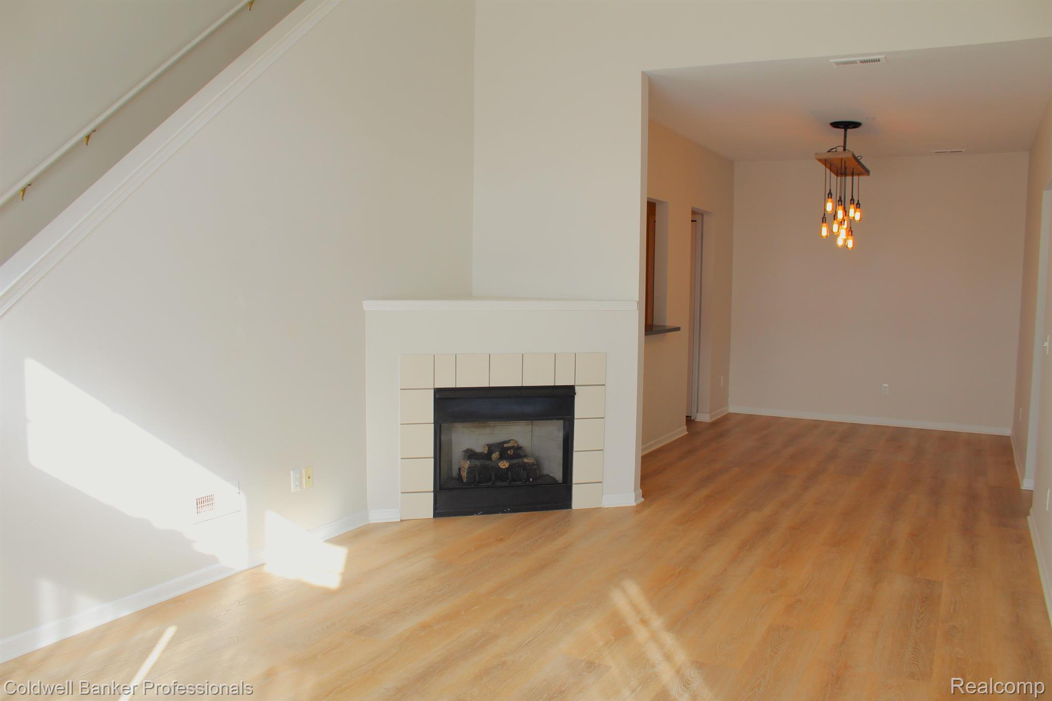 2104 Trailway Ct