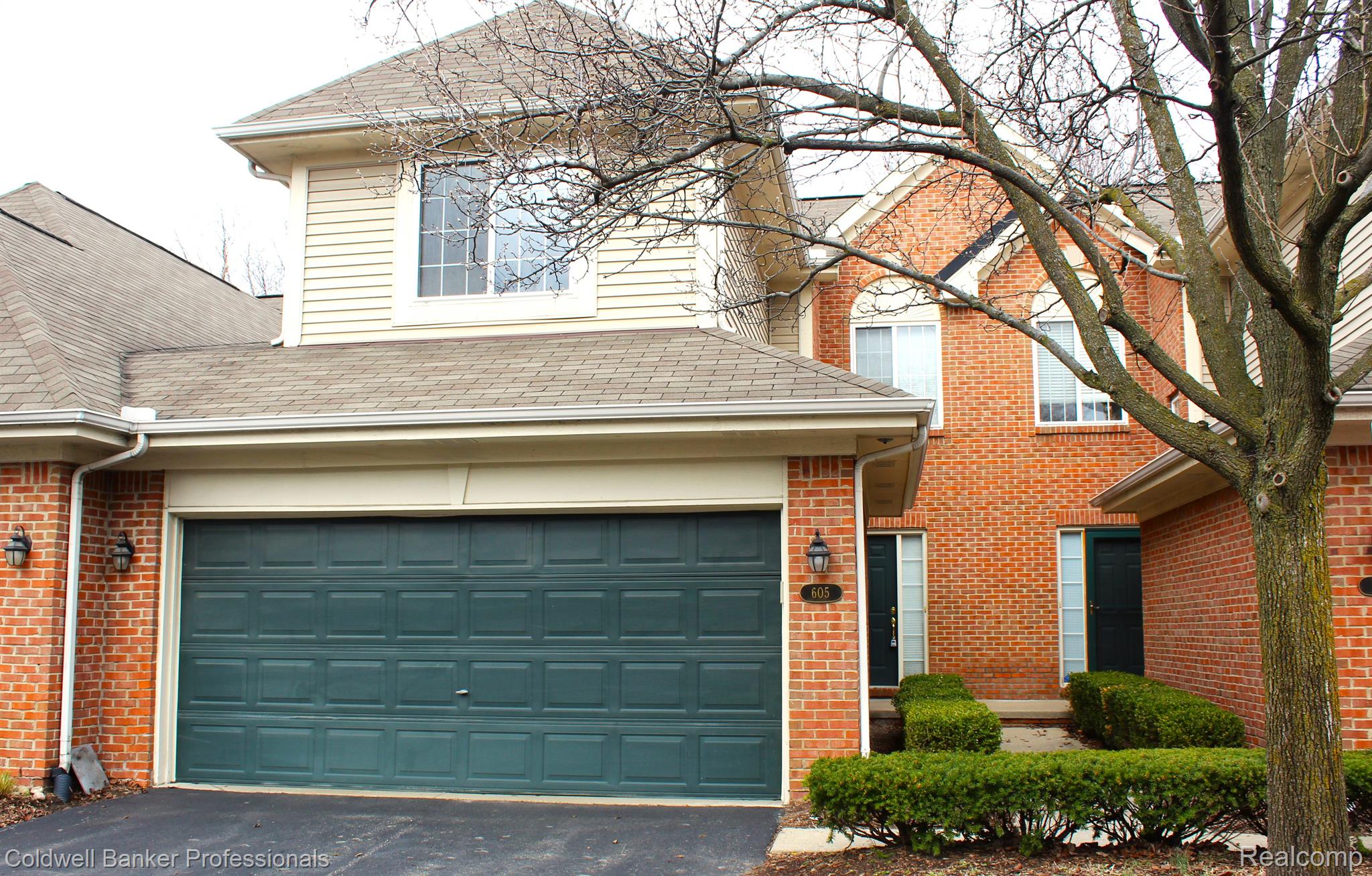 605 JAMES Circle