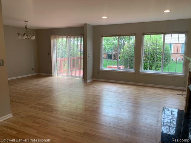 605 JAMES Circle