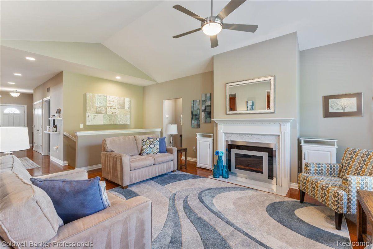 4162 HAWKSBURRY Court