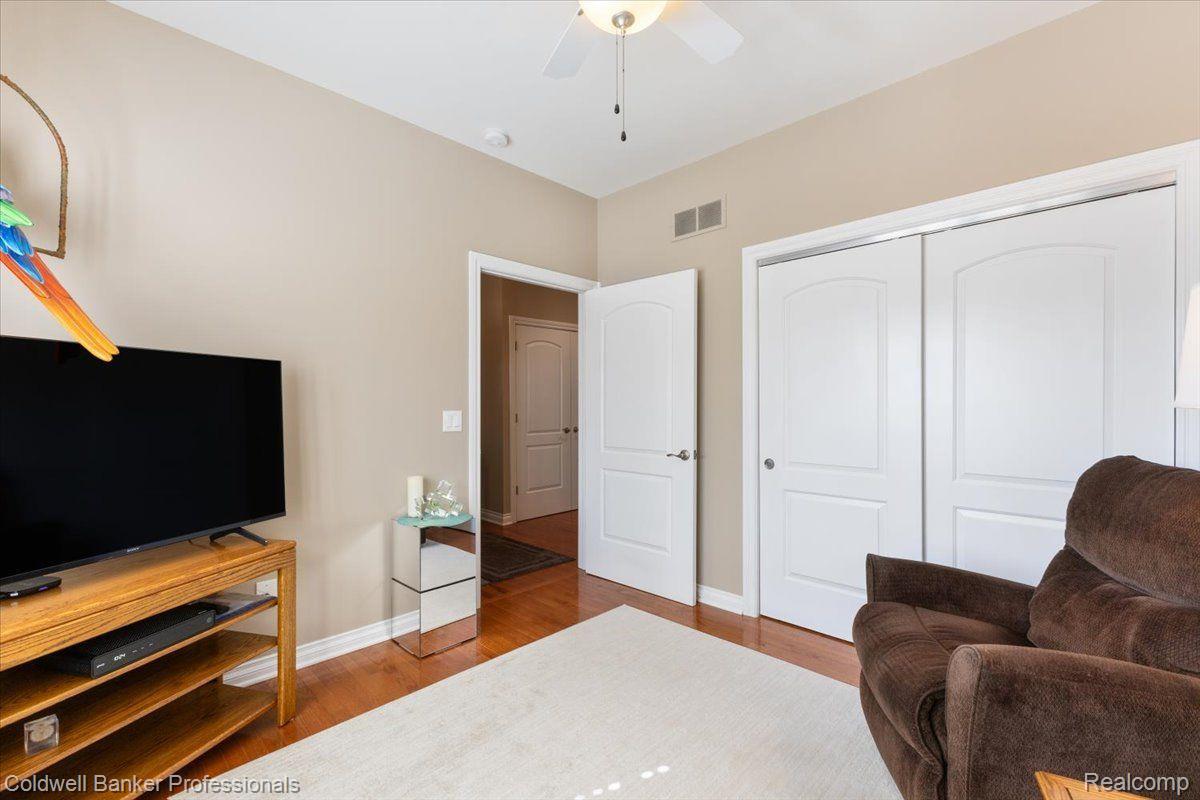 4162 HAWKSBURRY Court
