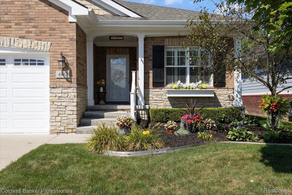 4162 HAWKSBURRY Court