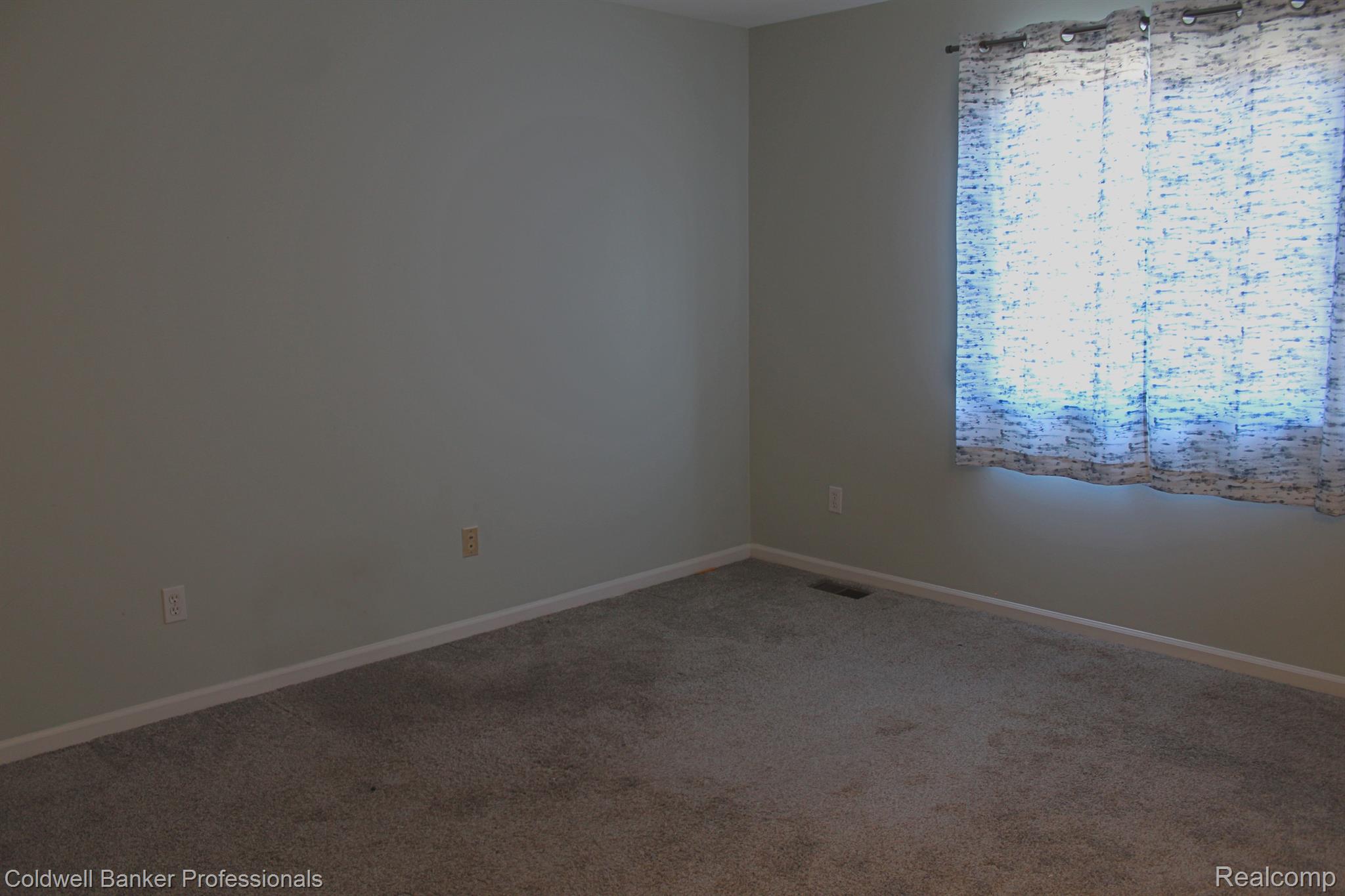 1047 WILDWOOD Lane
