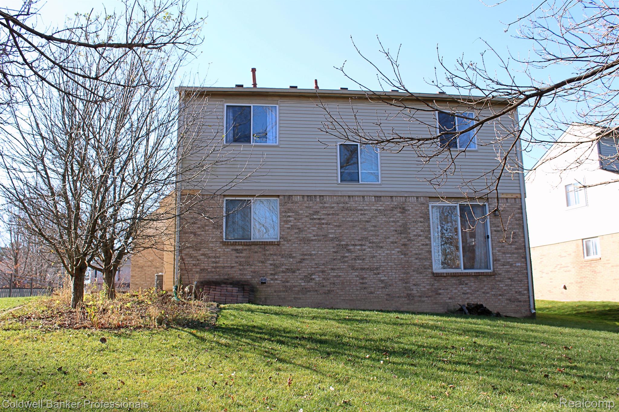 1047 WILDWOOD Lane