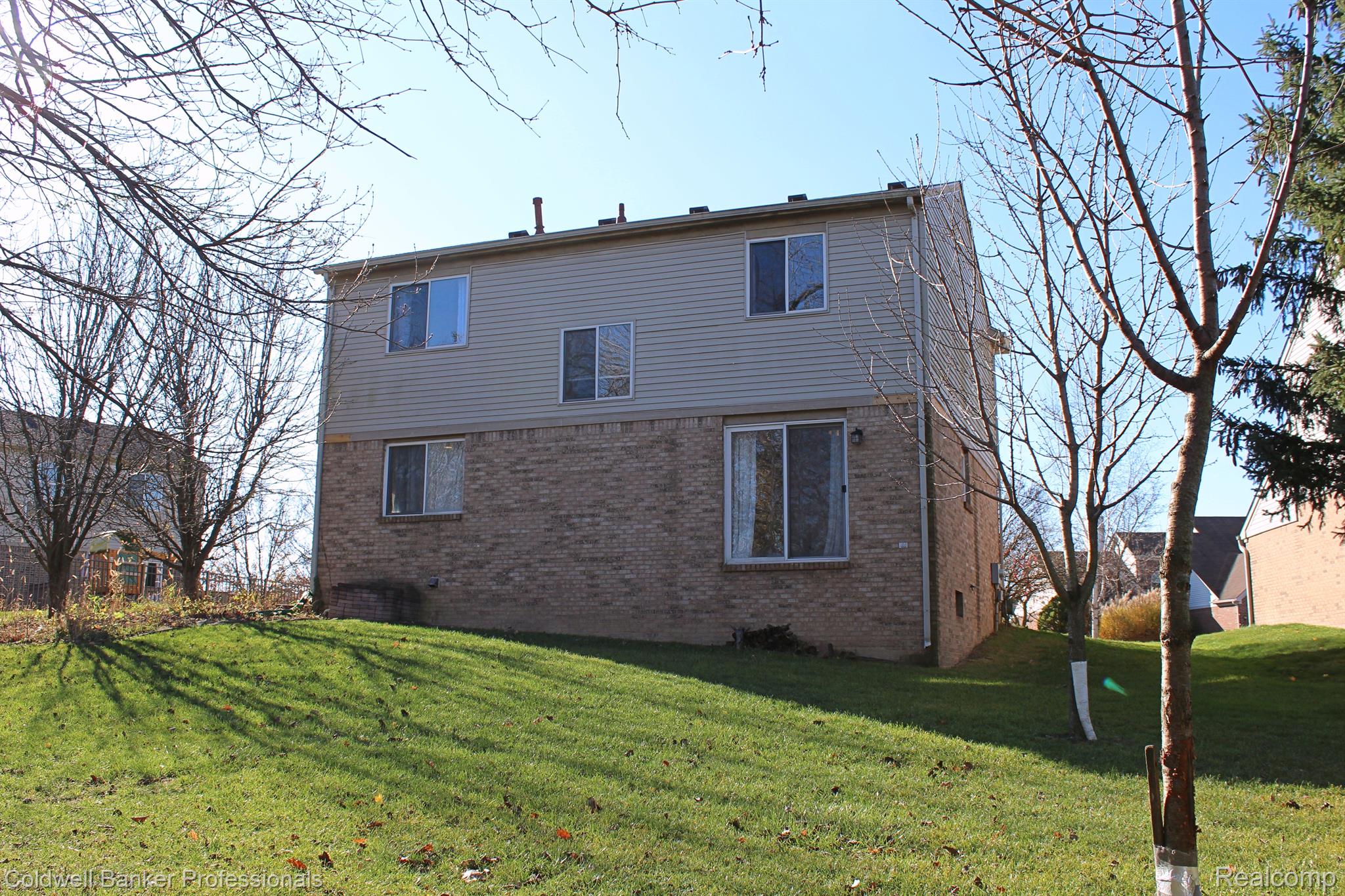 1047 WILDWOOD Lane
