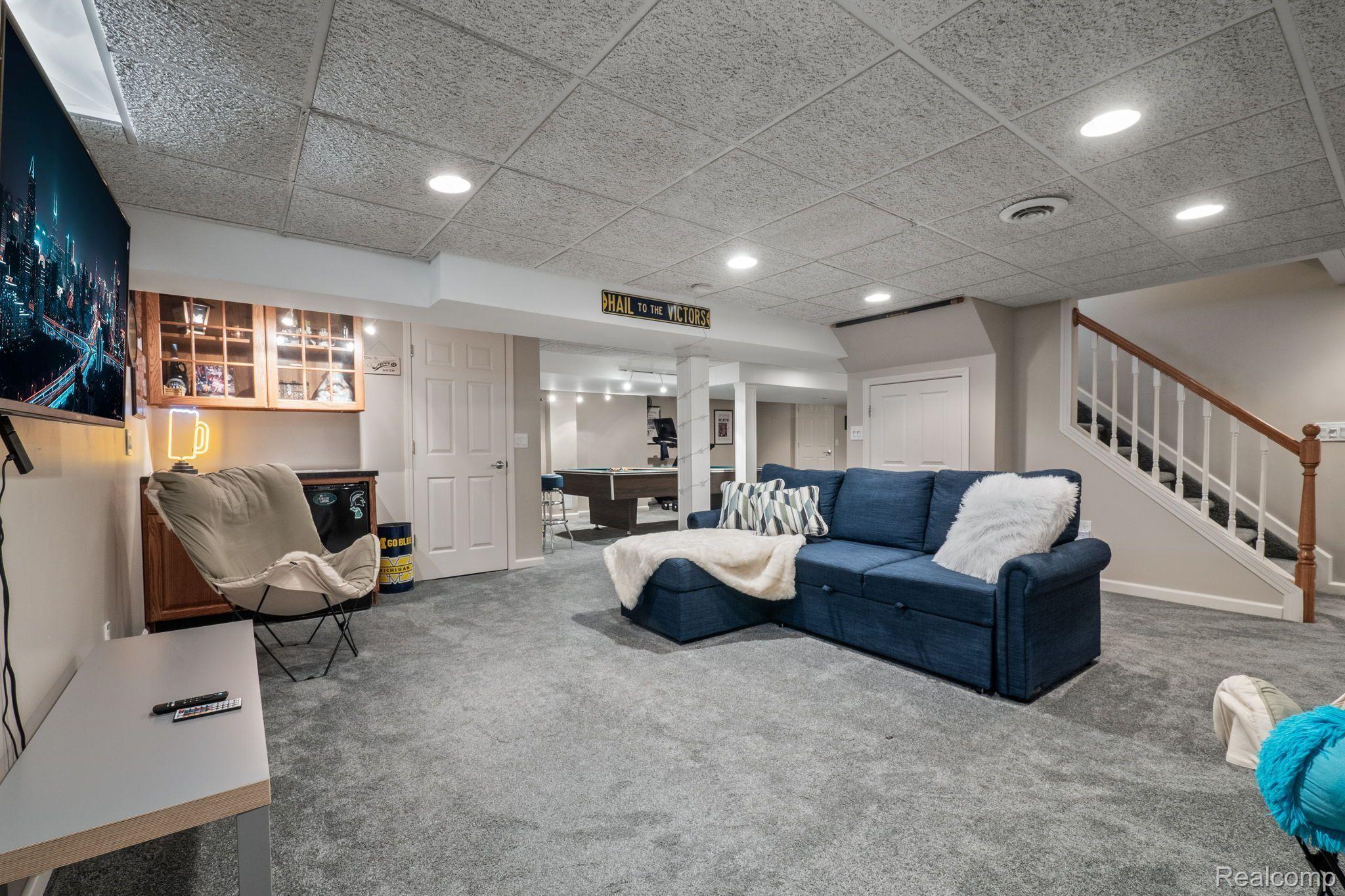 405 PLEASANT RIDGE Drive