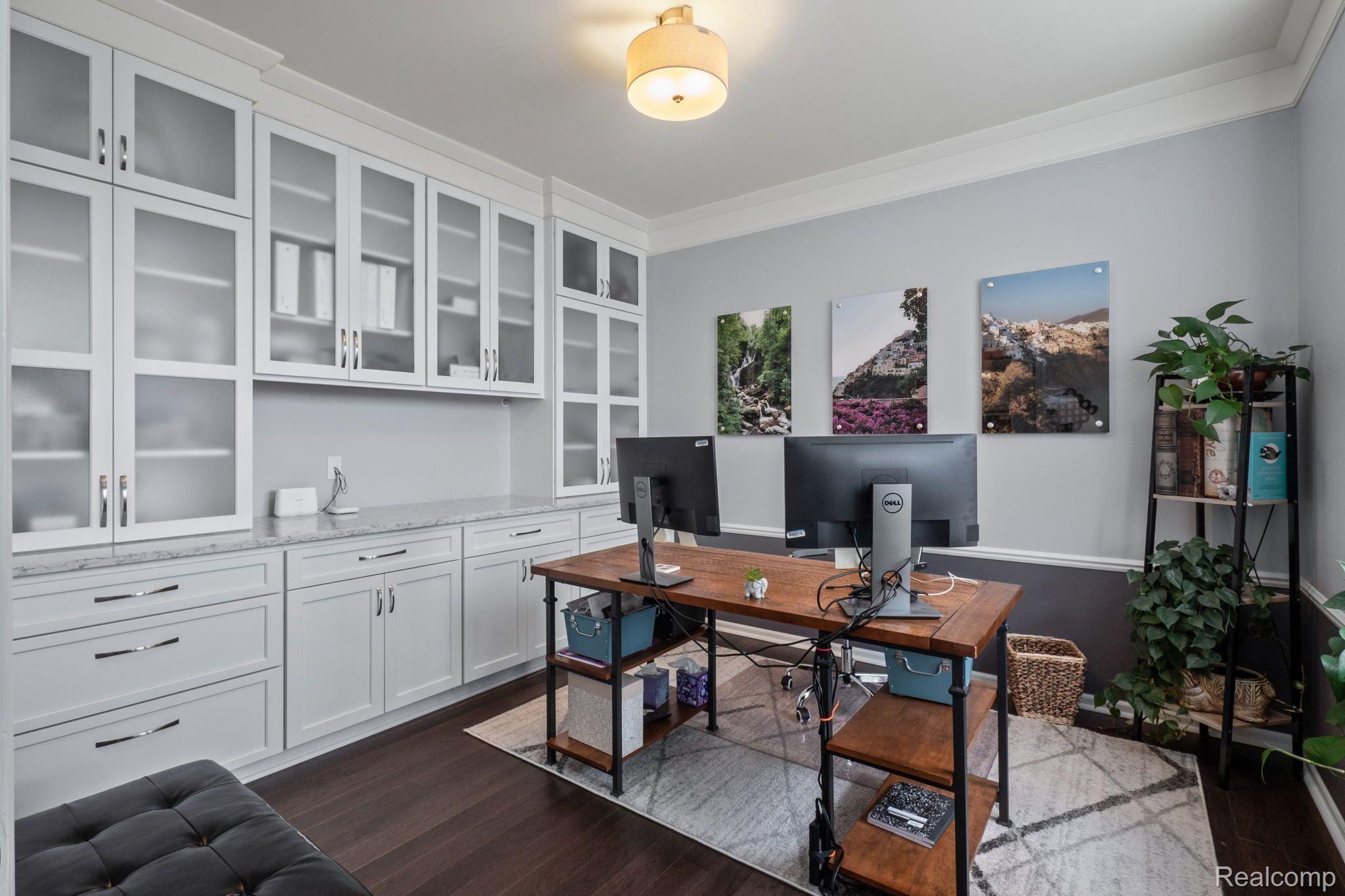 405 PLEASANT RIDGE Drive