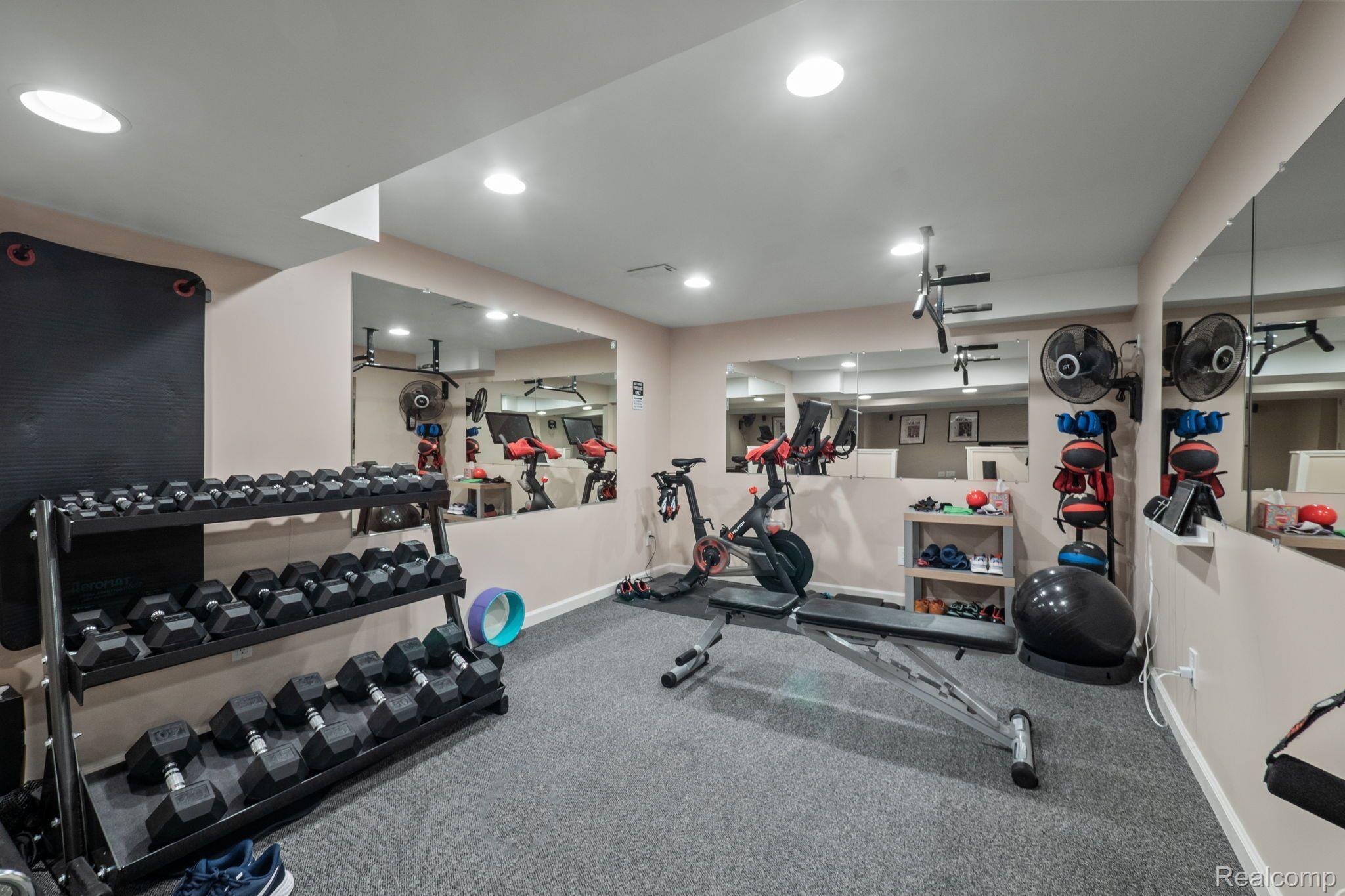 405 PLEASANT RIDGE Drive