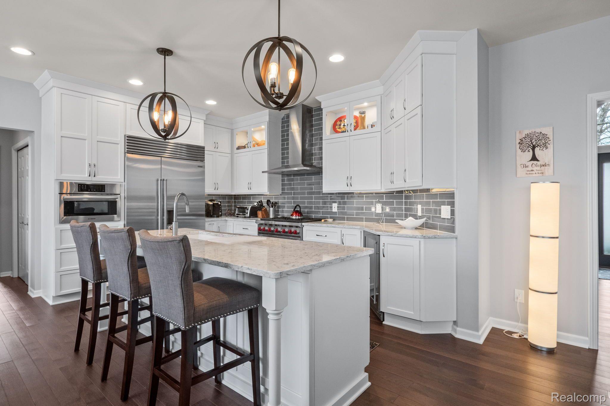 405 PLEASANT RIDGE Drive
