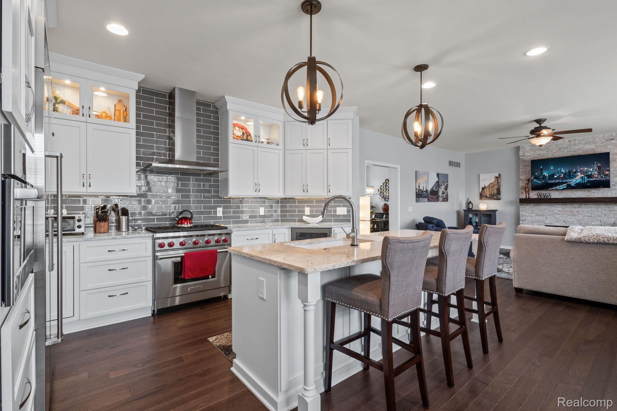 405 PLEASANT RIDGE Drive