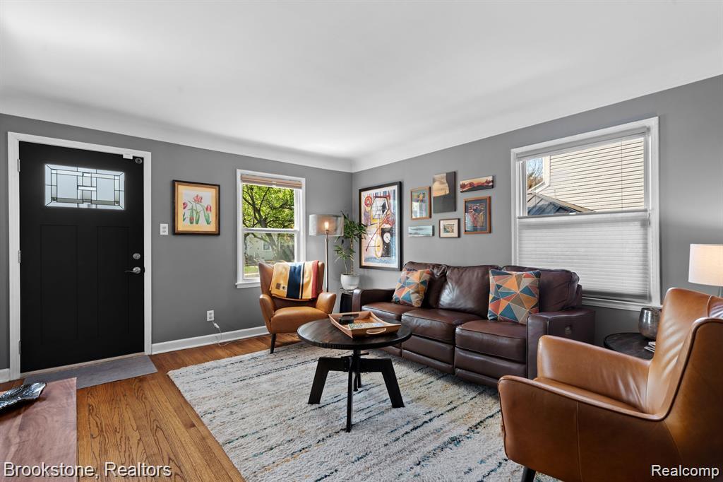 909 Hoffman Avenue