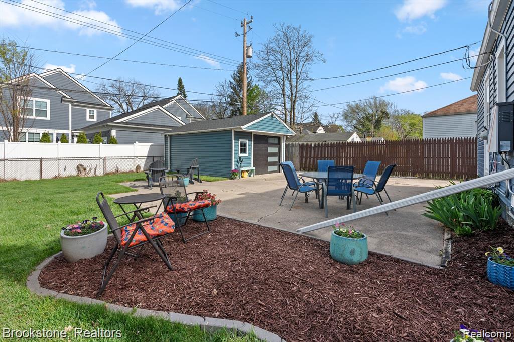 909 Hoffman Avenue