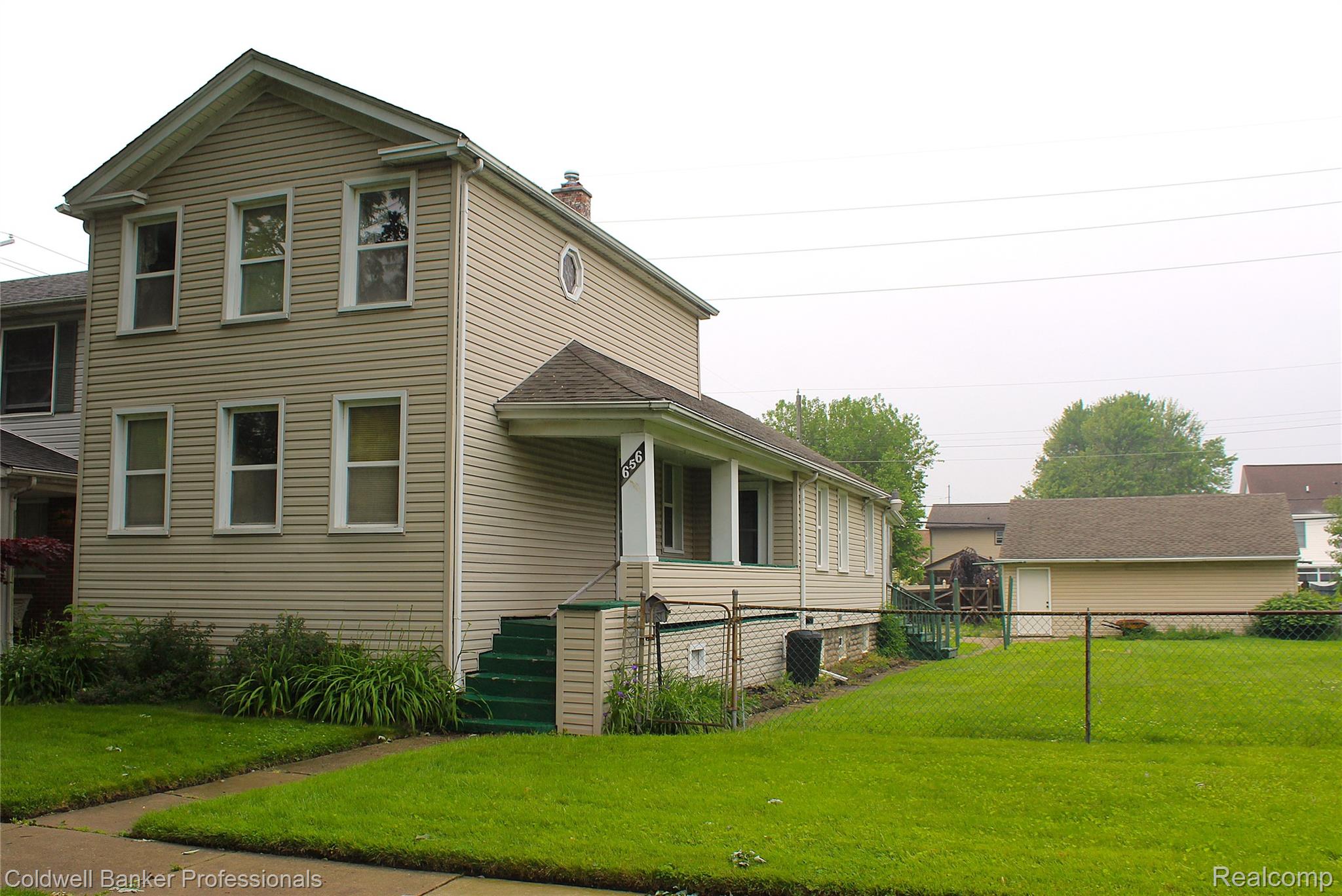 656 Pine Street